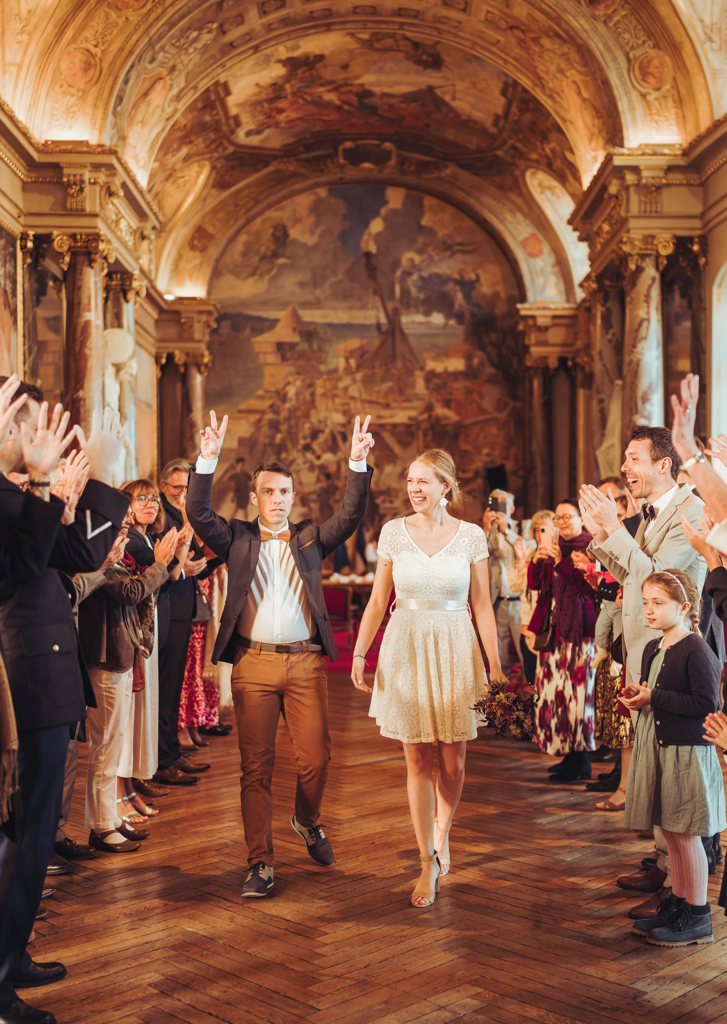 Mariage dans la salle des illustres au Capitole de Toulouse, Occitanie. 