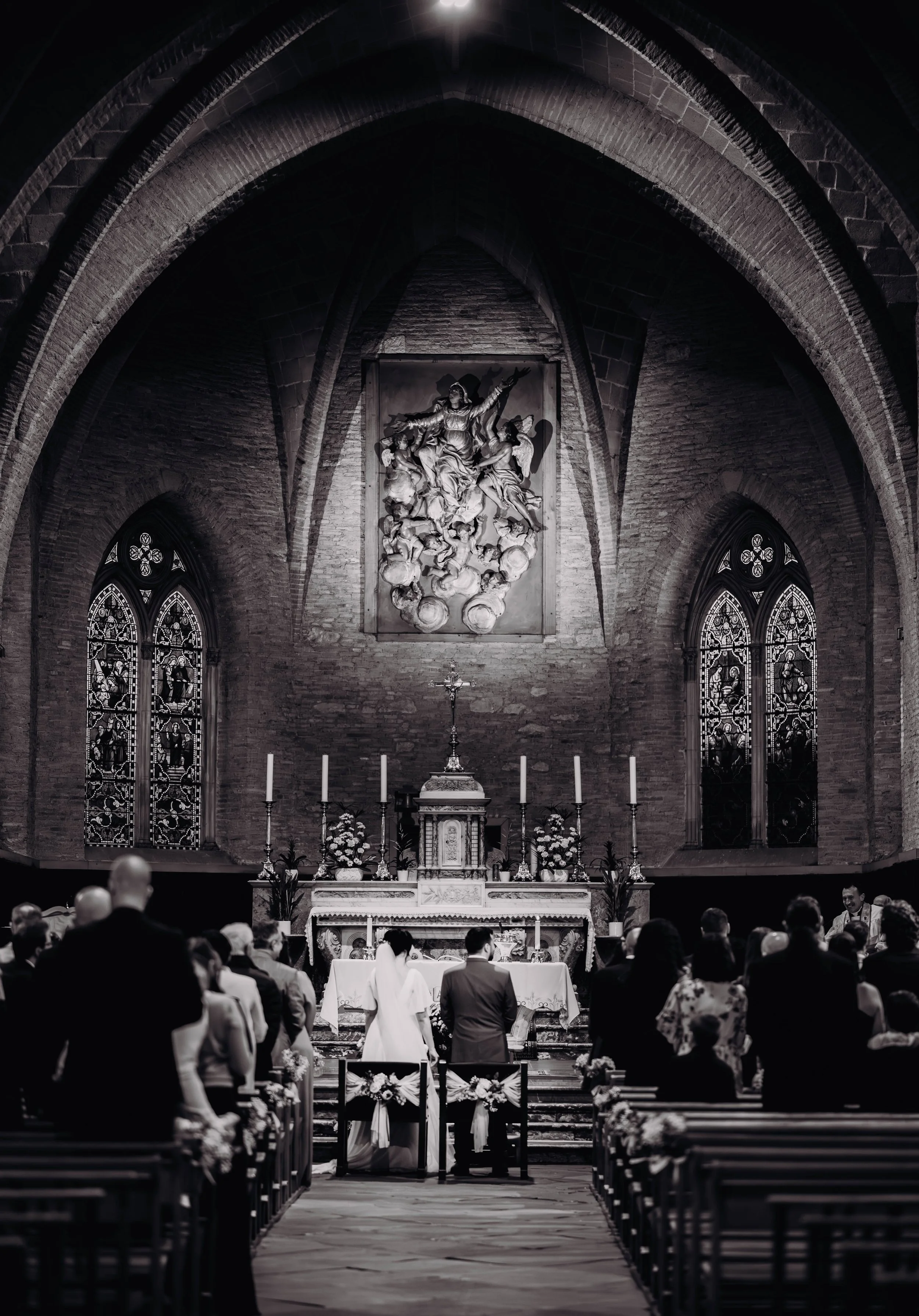 Cérémonie de mariage à l'Eglise proche de Toulouse