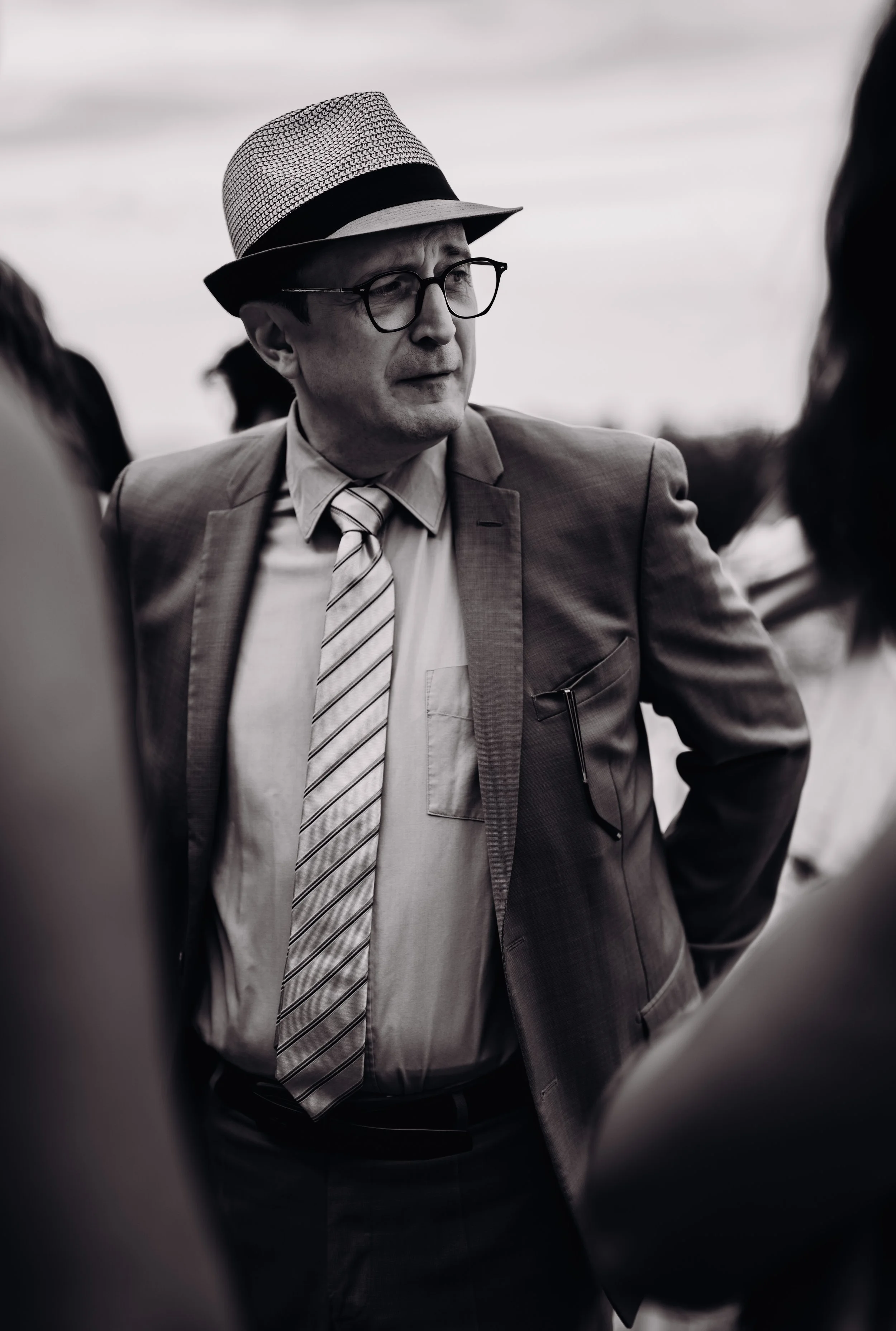 Photo d'un invité de mariage à la métairie du Fusté près de Toulouse, en Occitanie. 