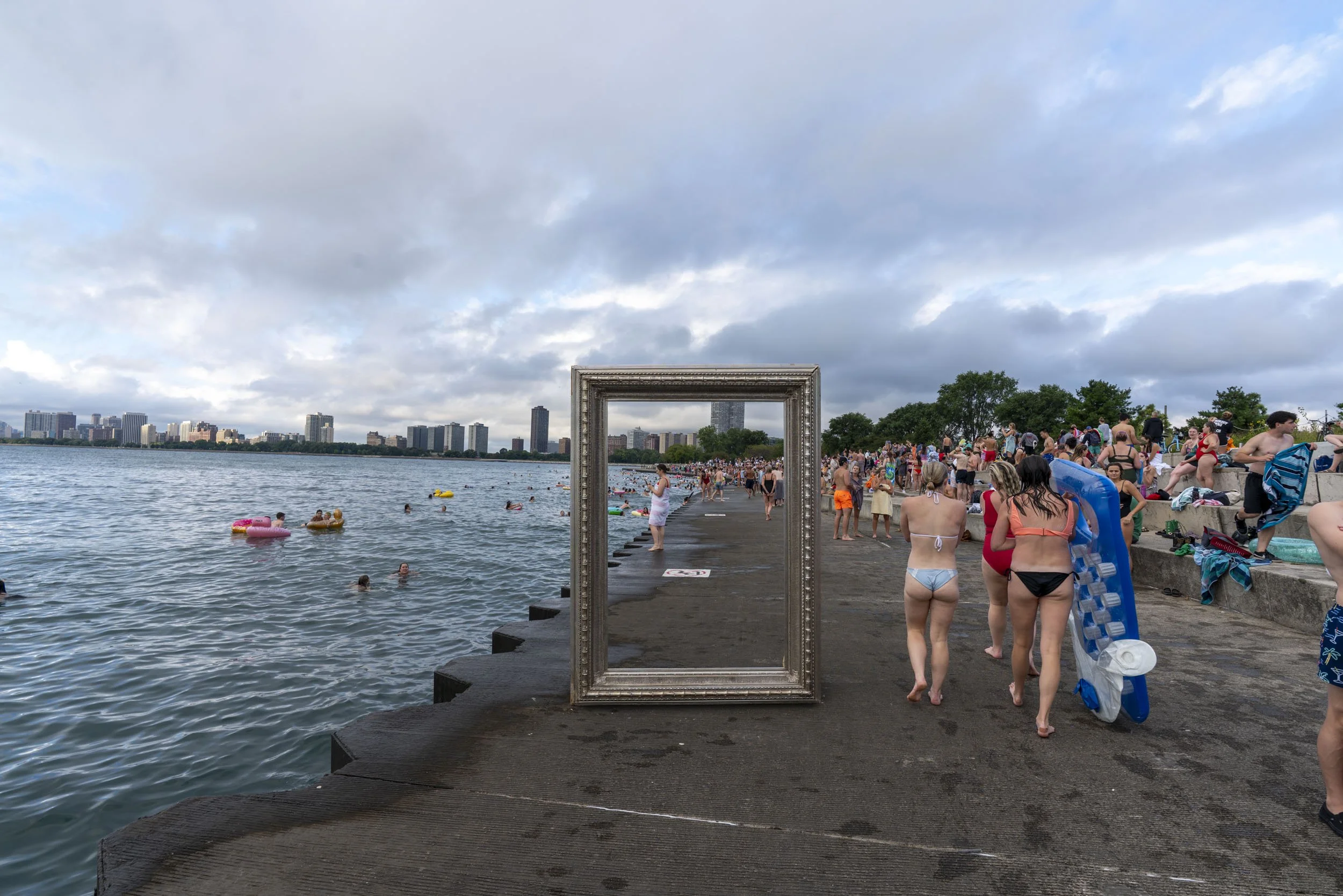 26_FramedinChicago_MontroseHarborSwimSocialForWebsite-18.jpg
