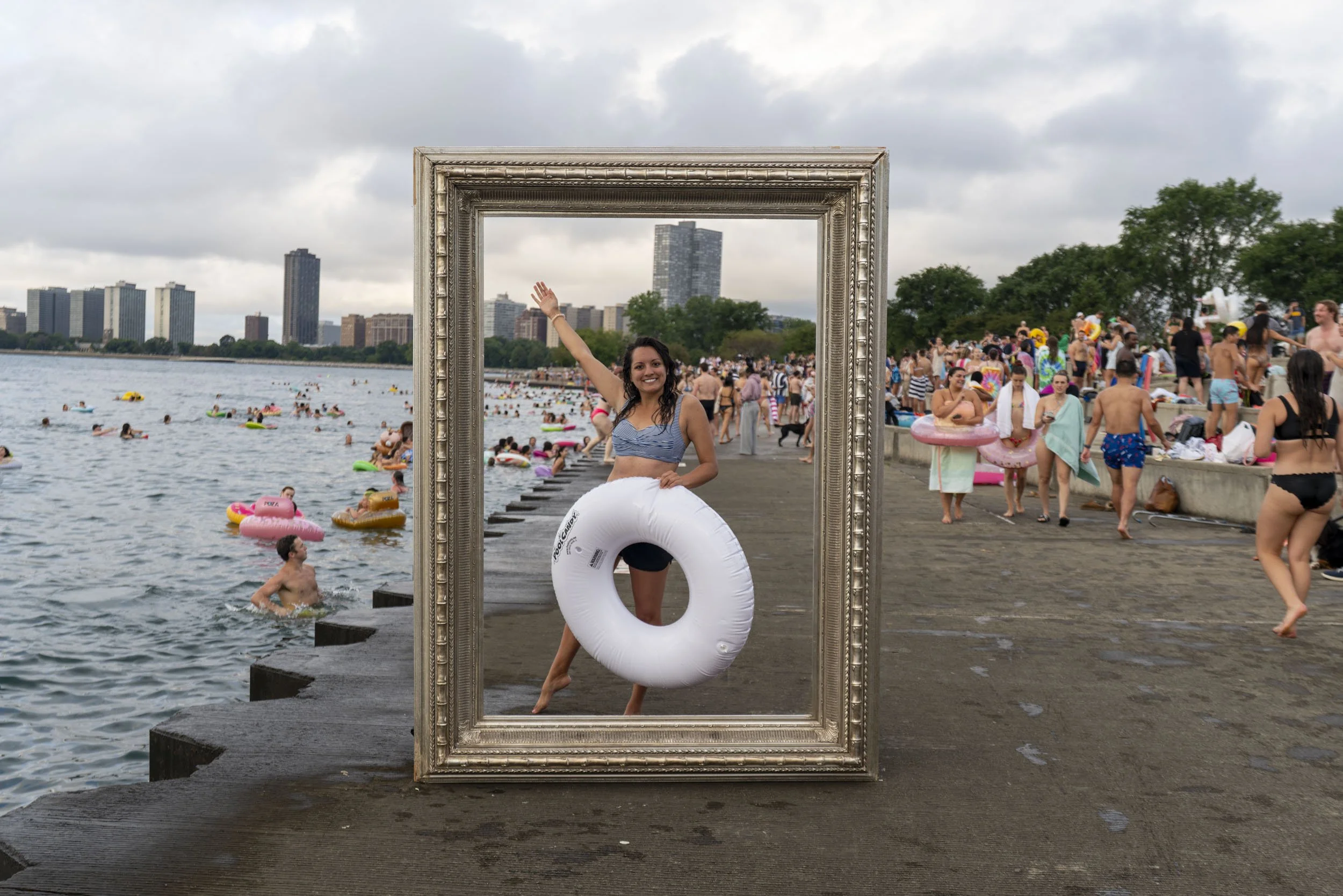 26_FramedinChicago_MontroseHarborSwimSocialForWebsite-14.jpg