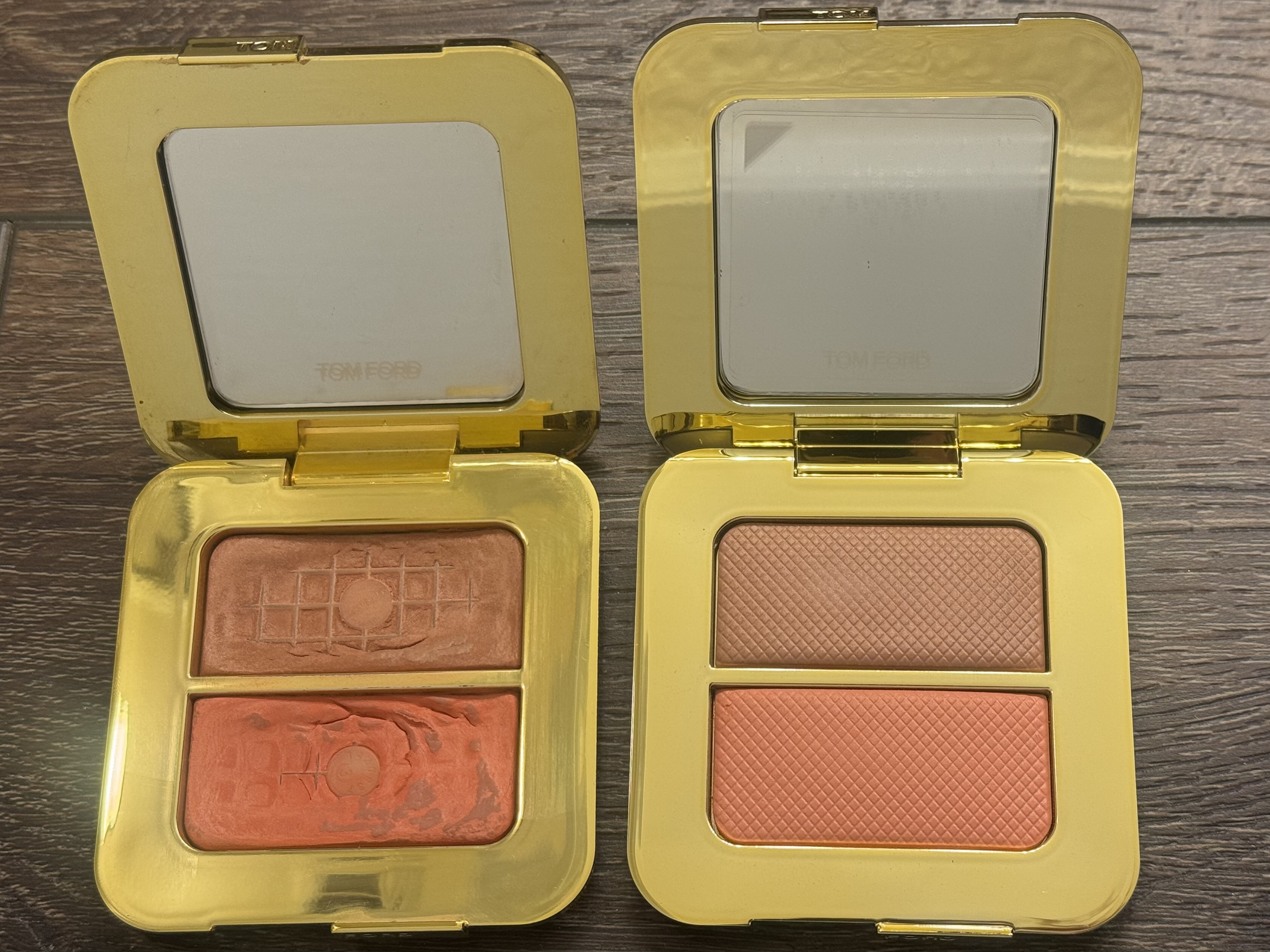Open Tom Ford cheek duo compact used to the pan (left) and Tom Ford cheek duo open compact new (right)