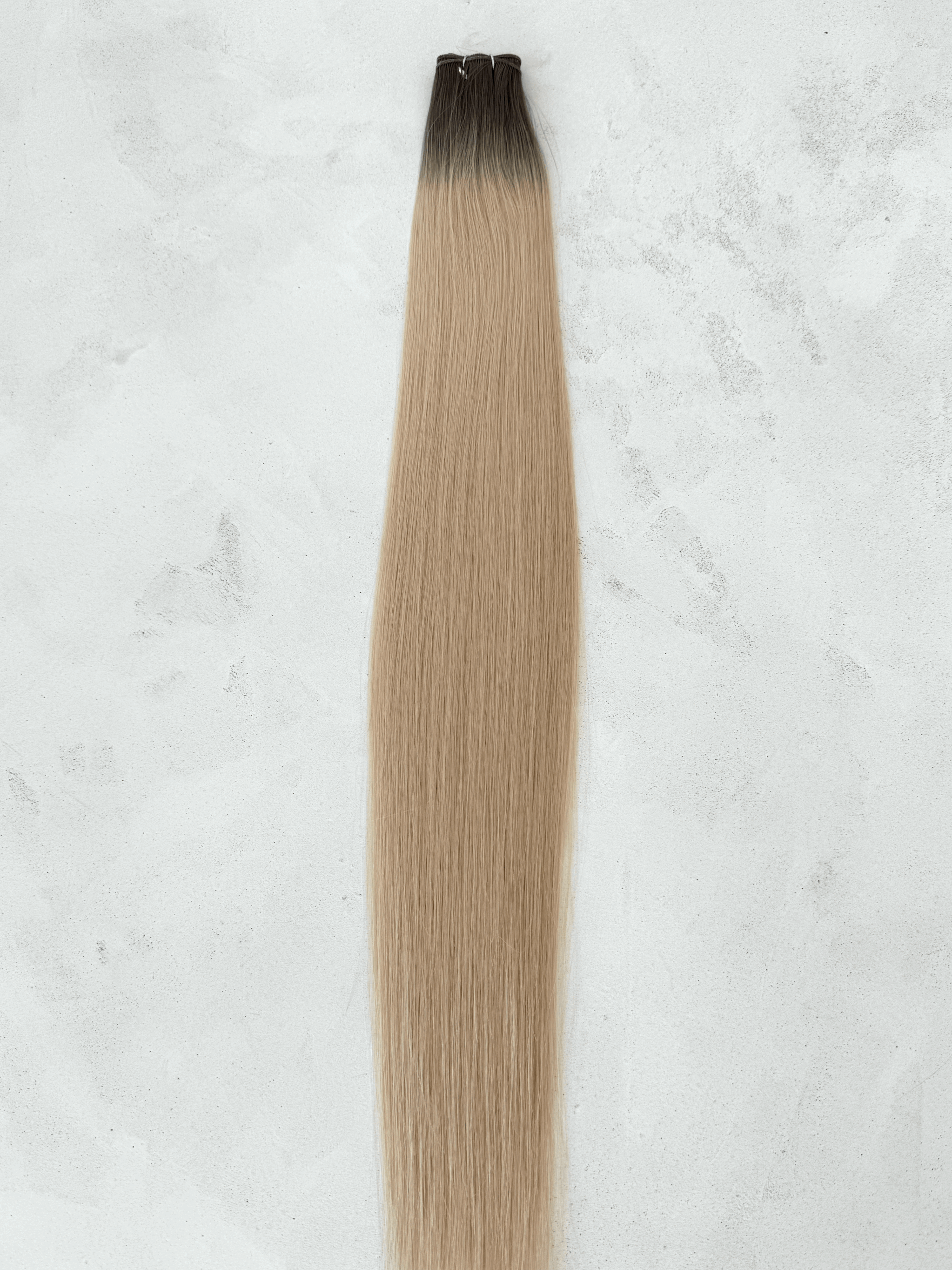 60 CREME BLONDE ROOT FADE ( PER BUNDLE IS 50 GRAMS )  22 inches