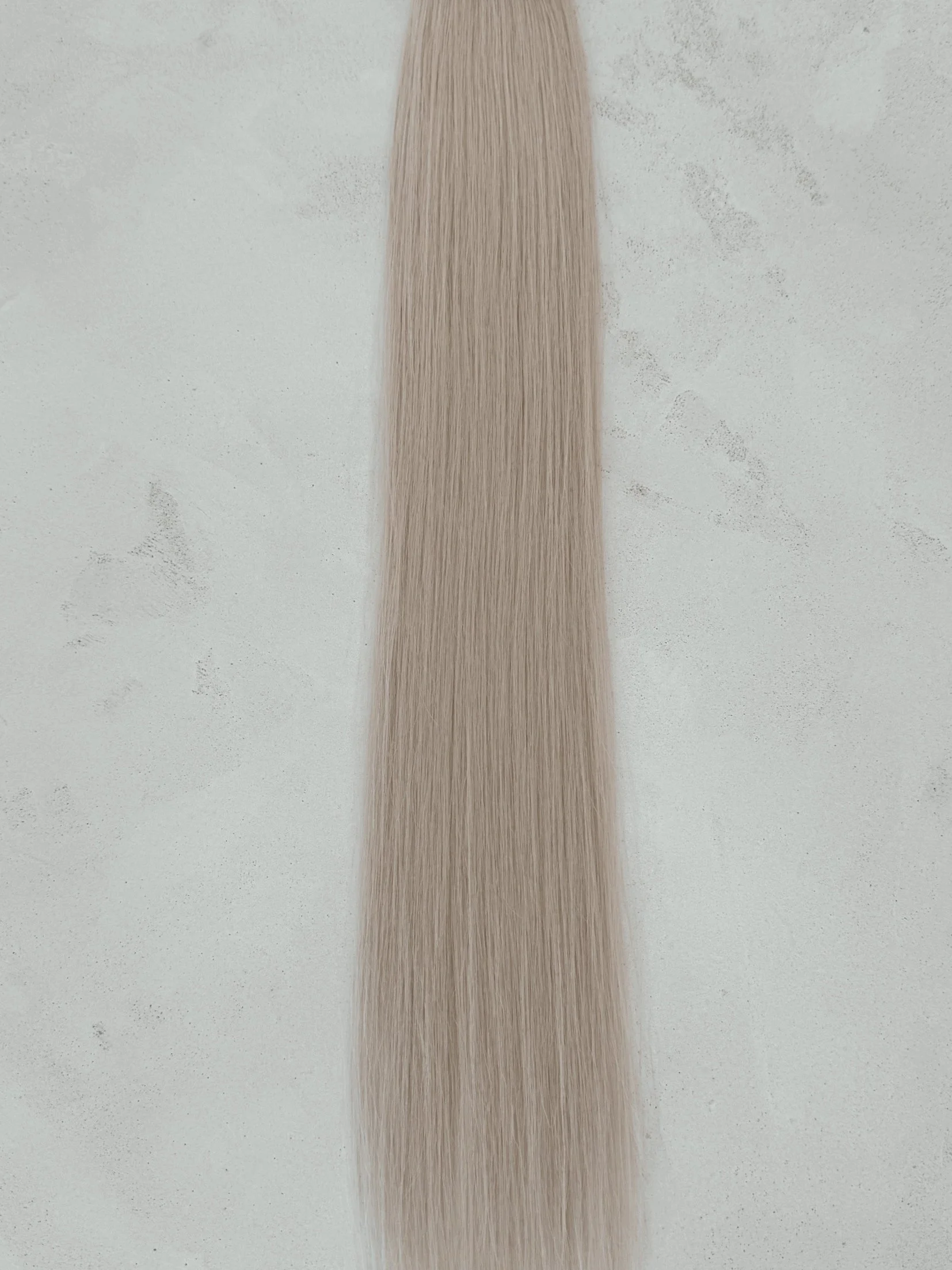 #60A NONE ROOT FADE ( PER BUNDLE IS 5O GRAMS )  22 inches