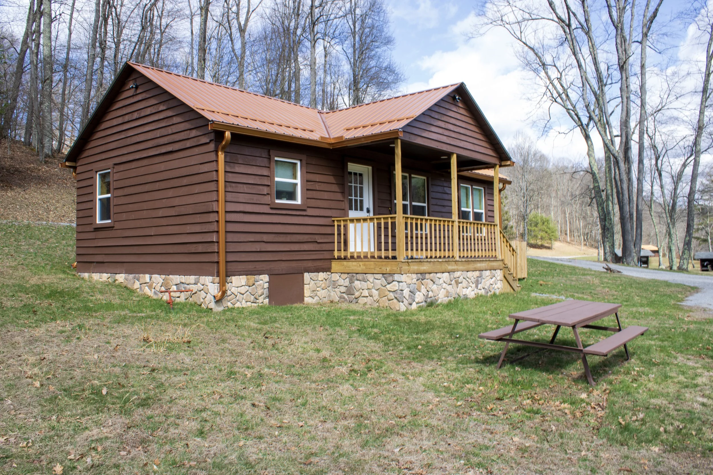 2 bed cabin corner.JPG