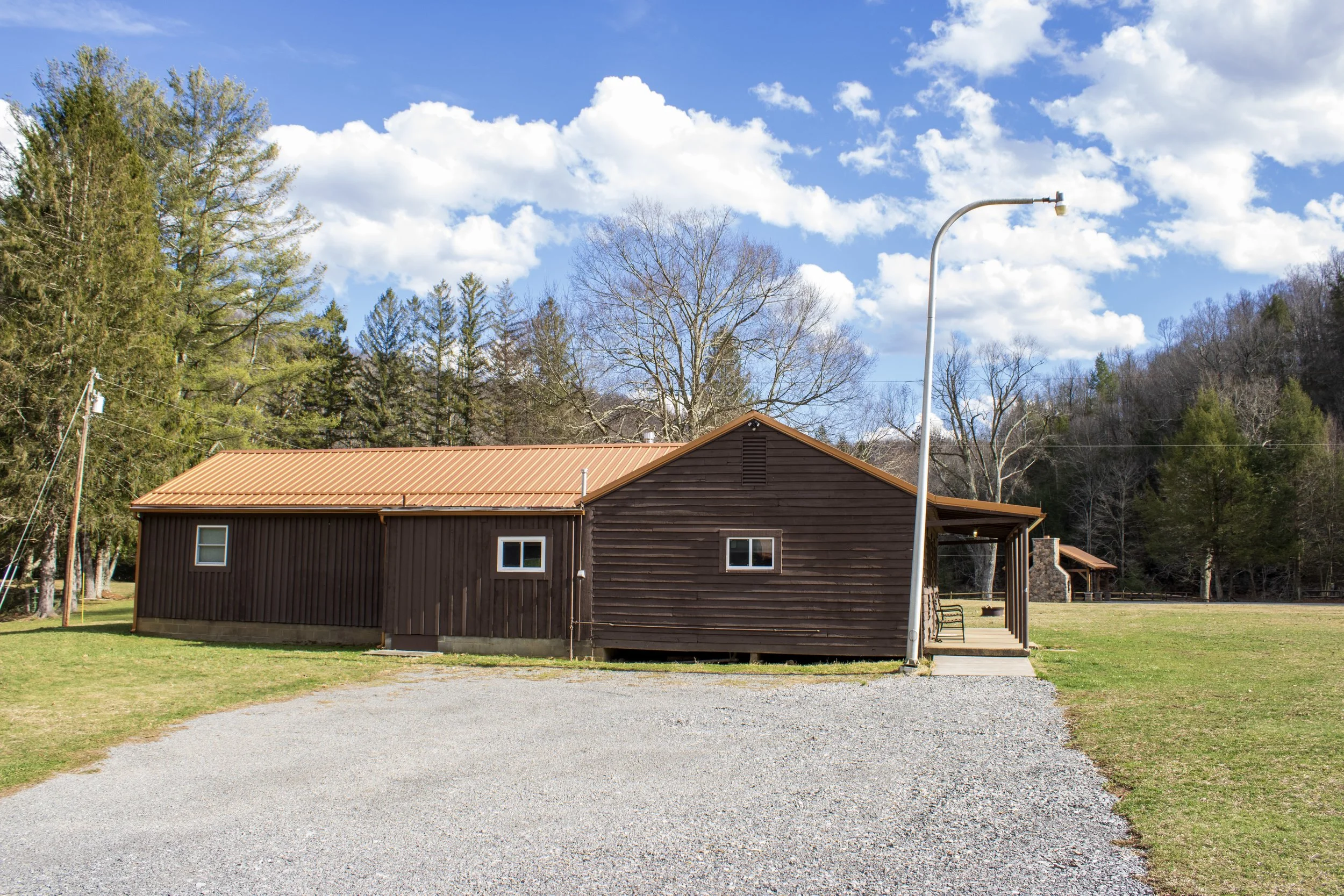 4 Bed cabin Parking Lot.JPG