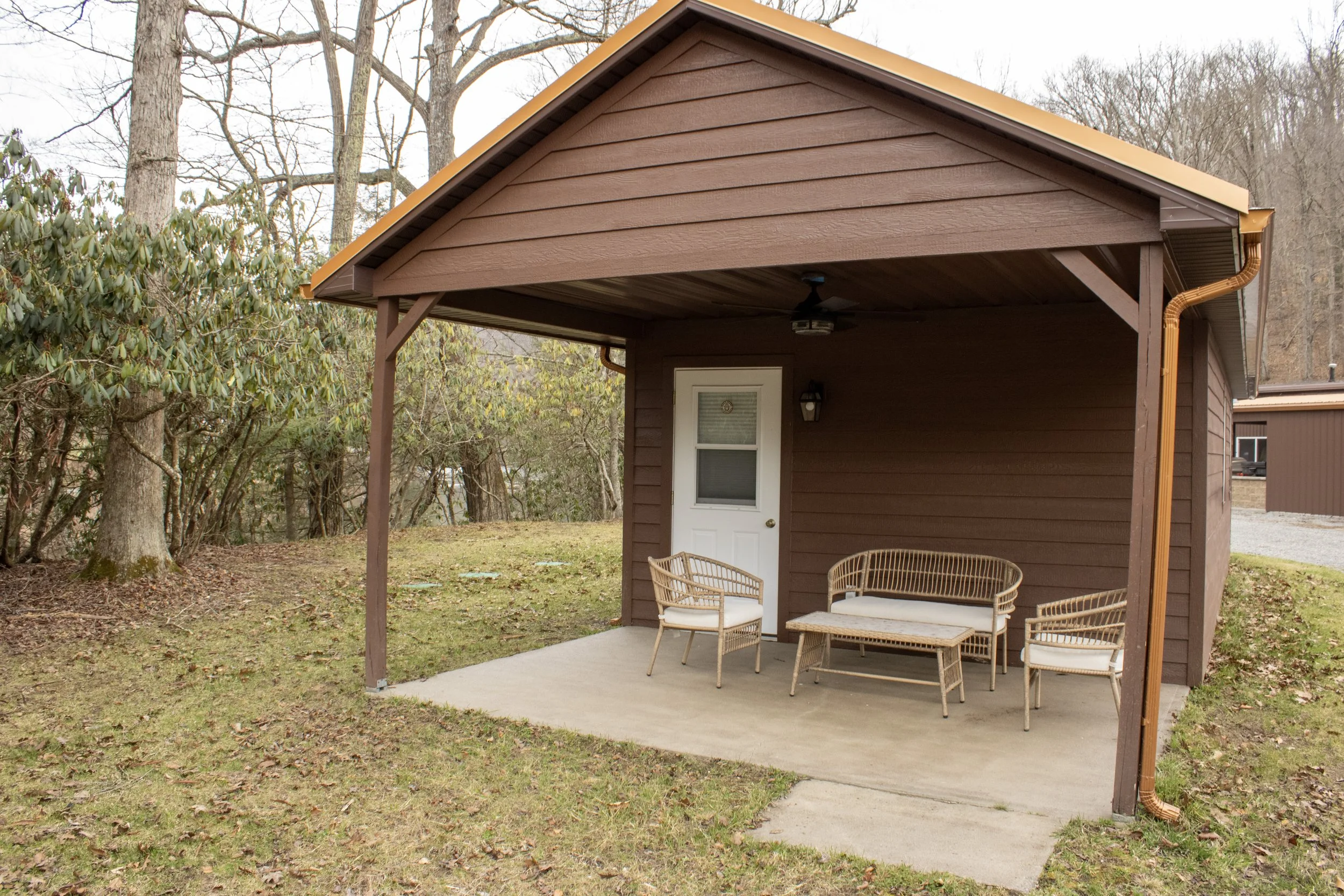1 bed cabin porch angled.JPG
