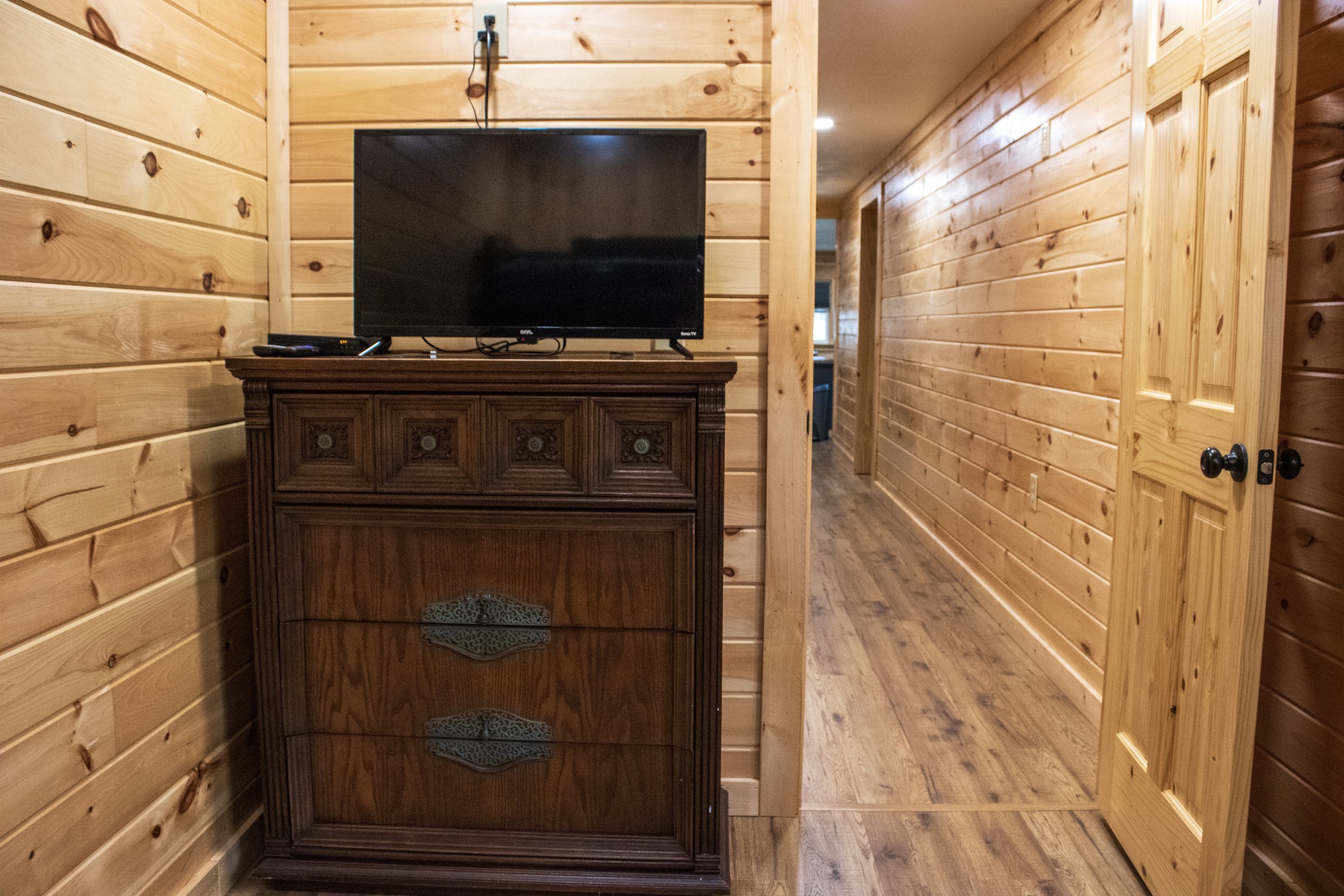 4 bed cabin Bunk House_1.JPG