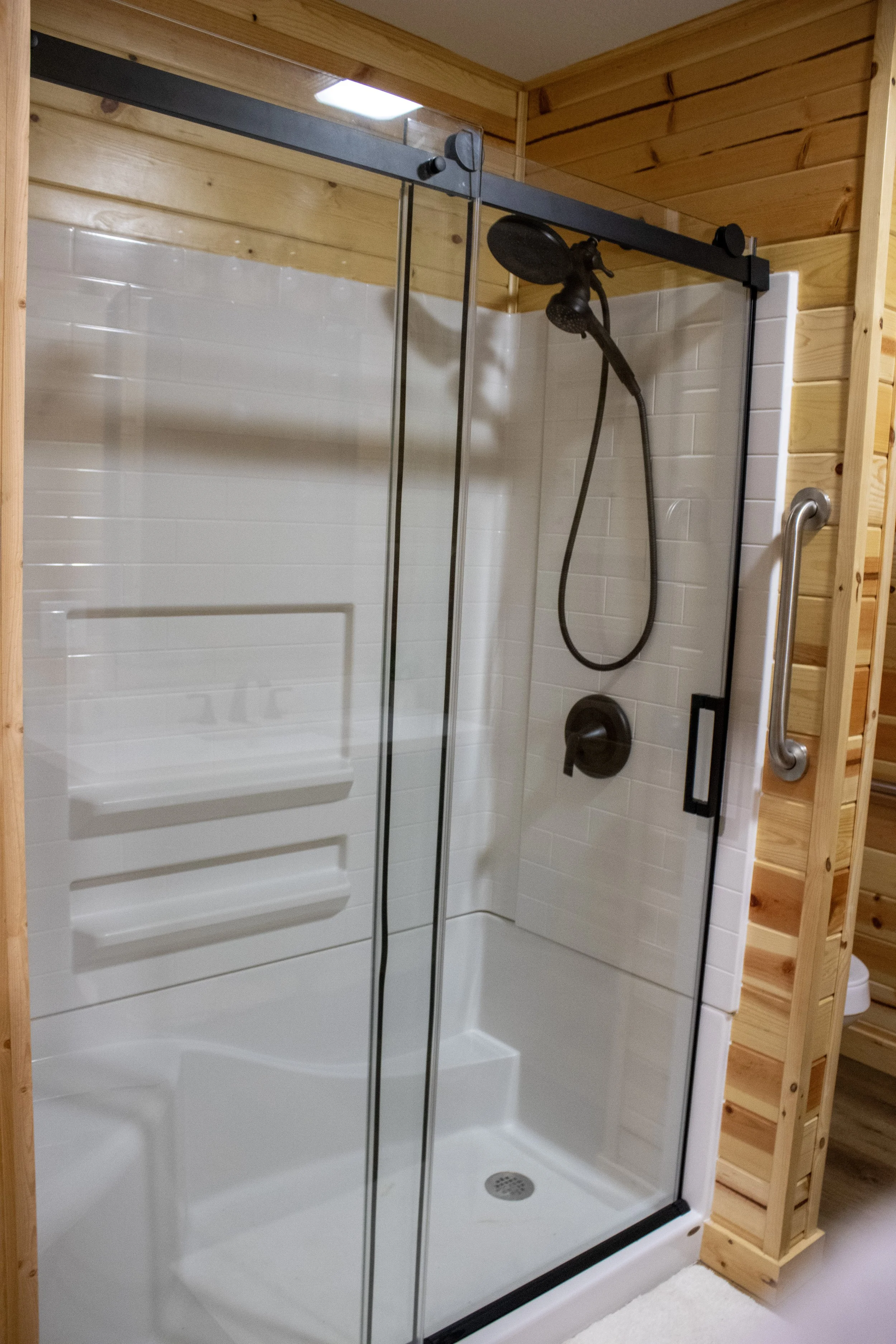 1 bed cabin shower.JPG
