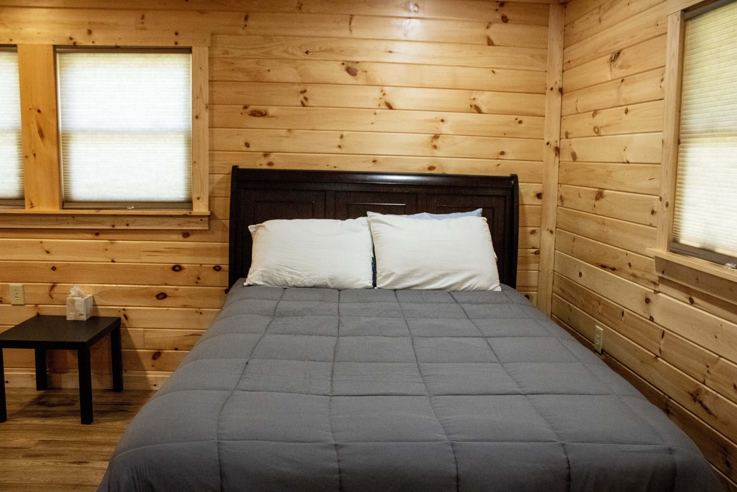 4 Bed cabin Front Bed .JPG