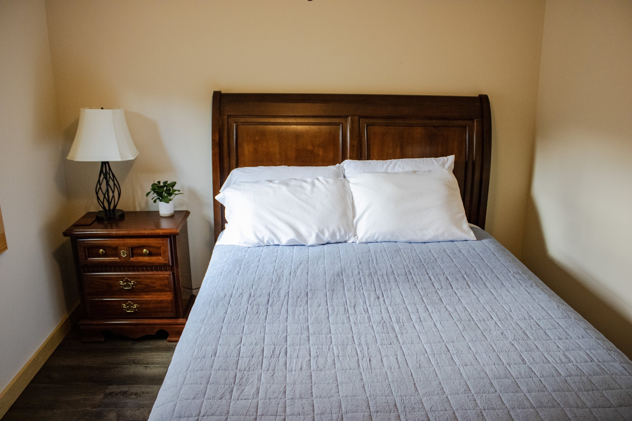 2 Bed cabin blue Bed.JPG