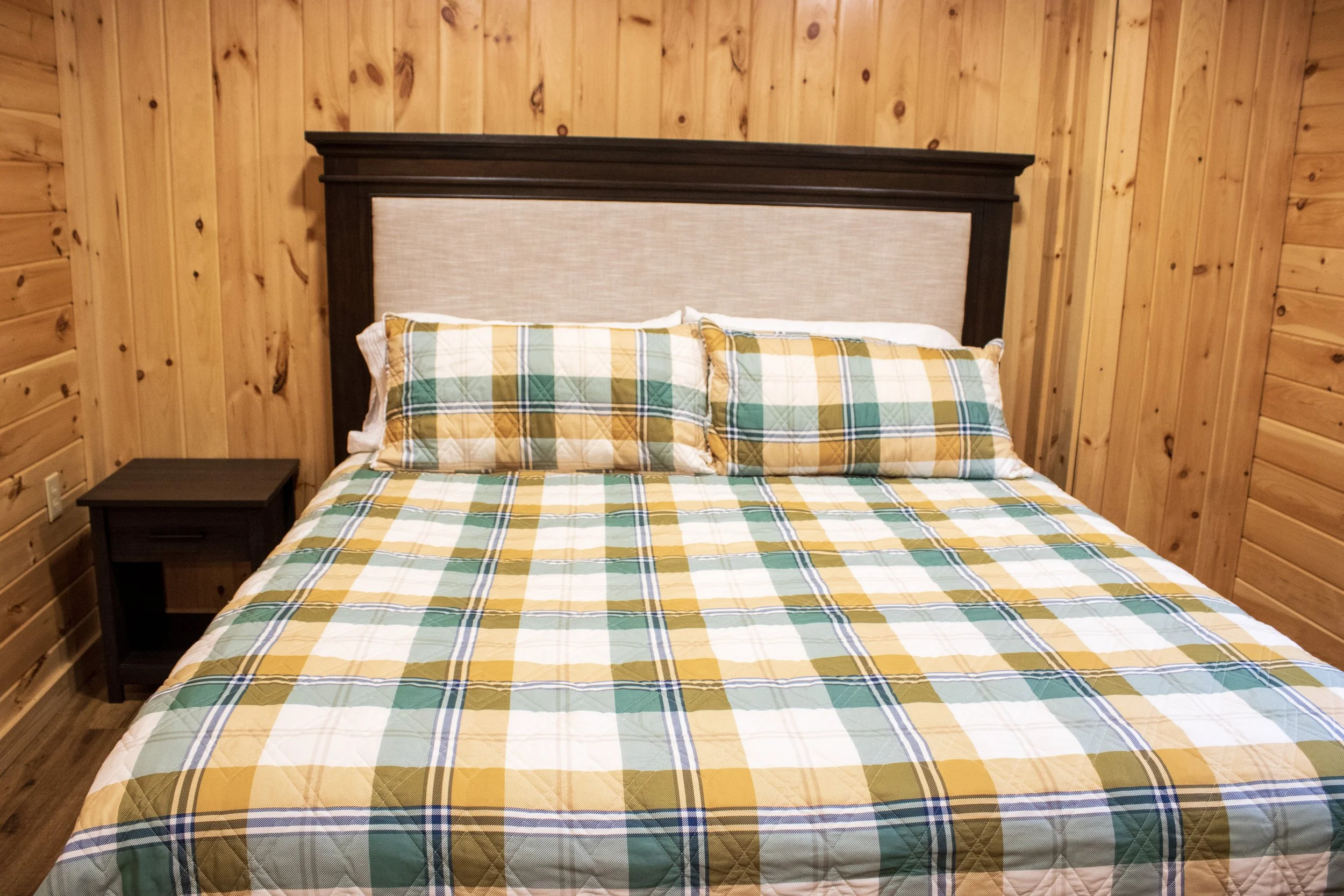 4 bed cabin King Bed Room.JPG