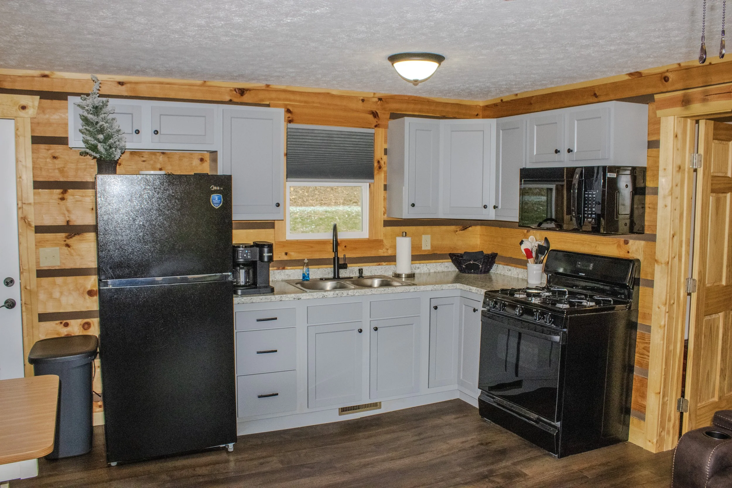 2 Bed cabin kthcen .JPG