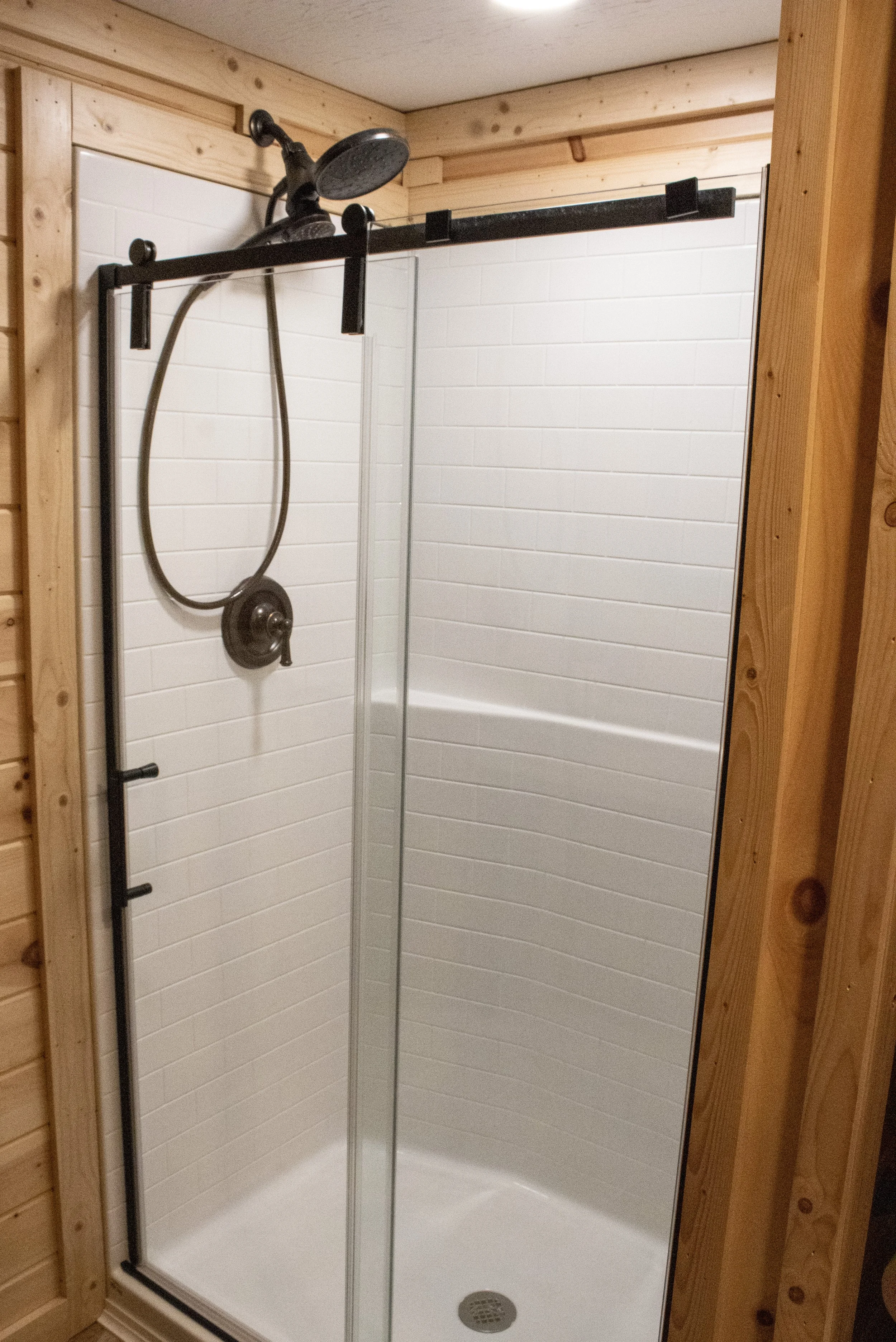 4 bed cabin master bathroom.JPG