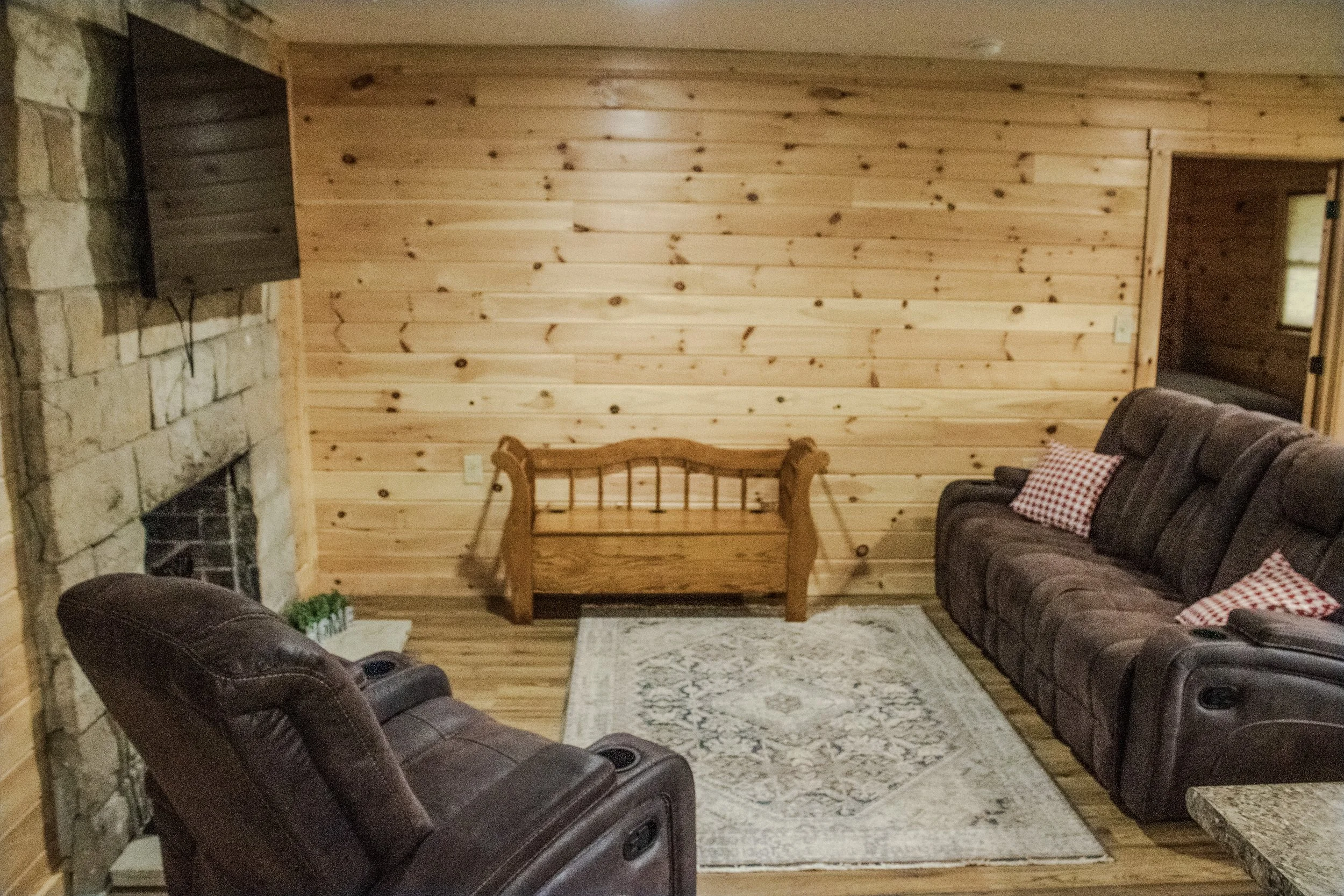4 Bed cabin living room Side View.JPG
