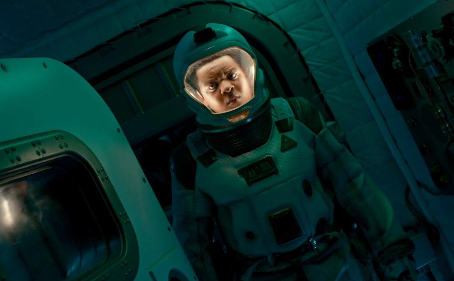 ASTRONAUT HELMET 8.jpg