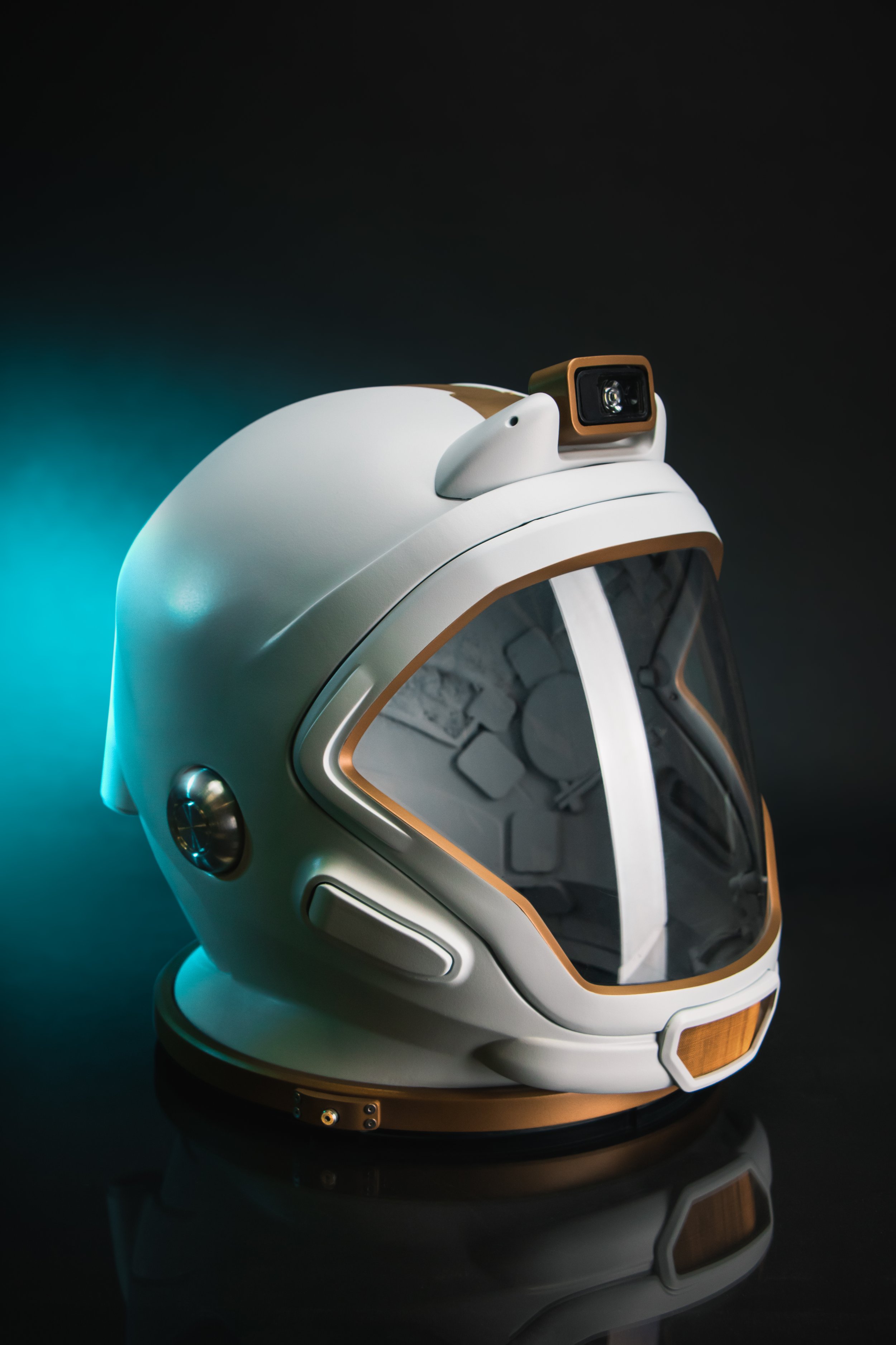 ASTRONAUT HELMET_Dane Saunders 1.jpg