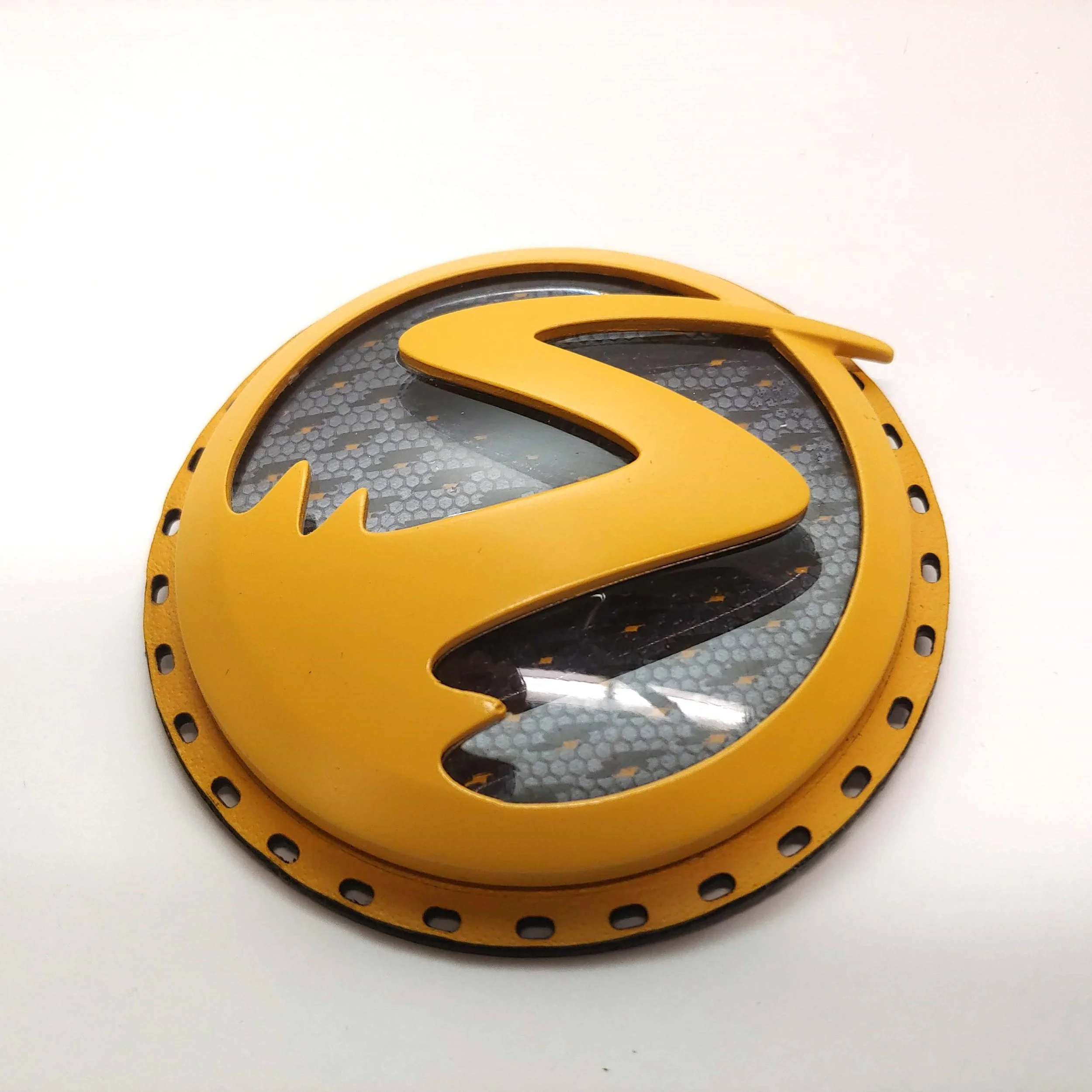 XS-Emblem closeup2-retrobound.jpg