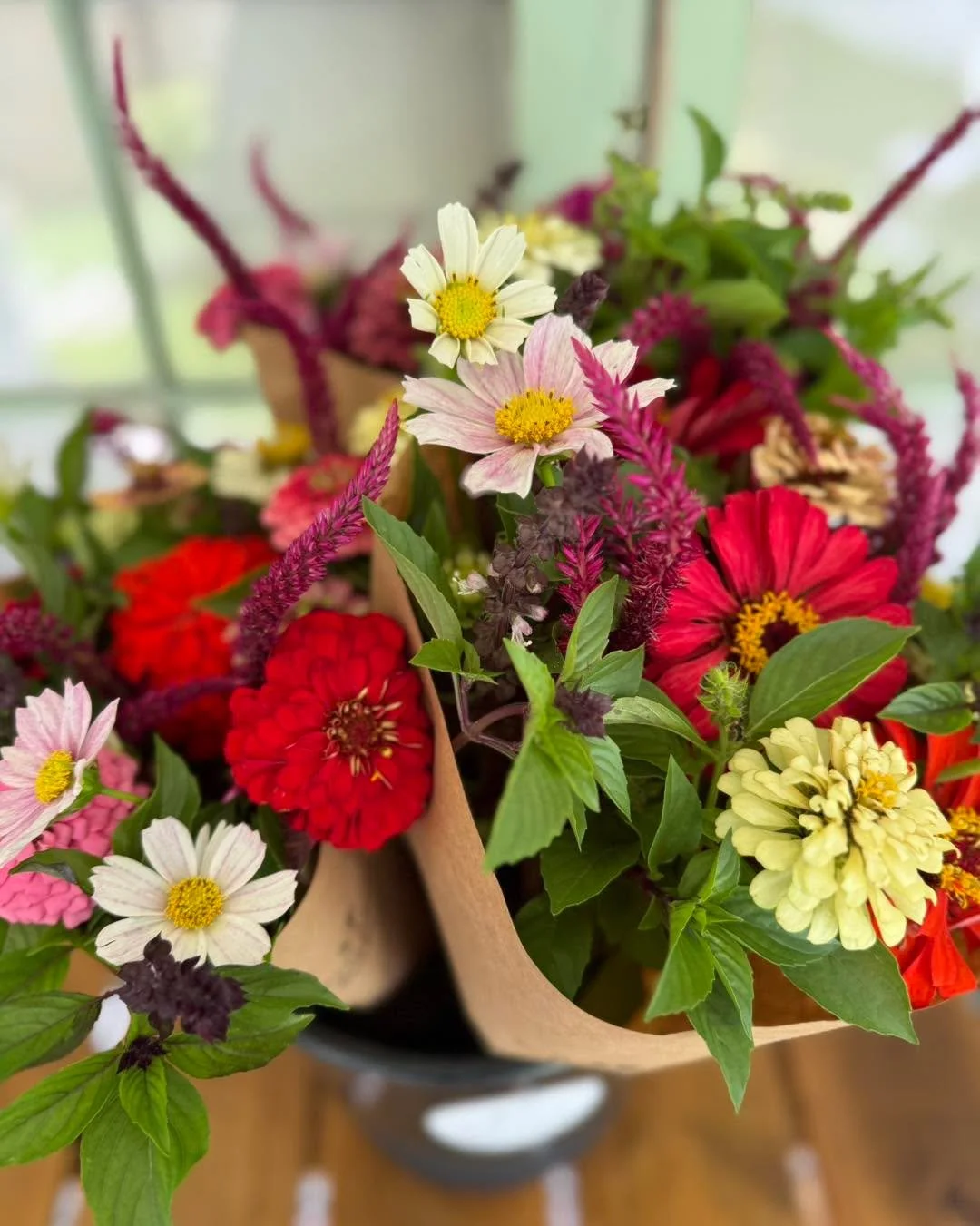We&rsquo;re back at Midtown Community Market tonight with bouquets and petite posies that are bringing late summer vibes! The posies are perfect for back to school gifts - optionally add a Thank You tag for a sweet touch.  They&rsquo;ll even fit in y