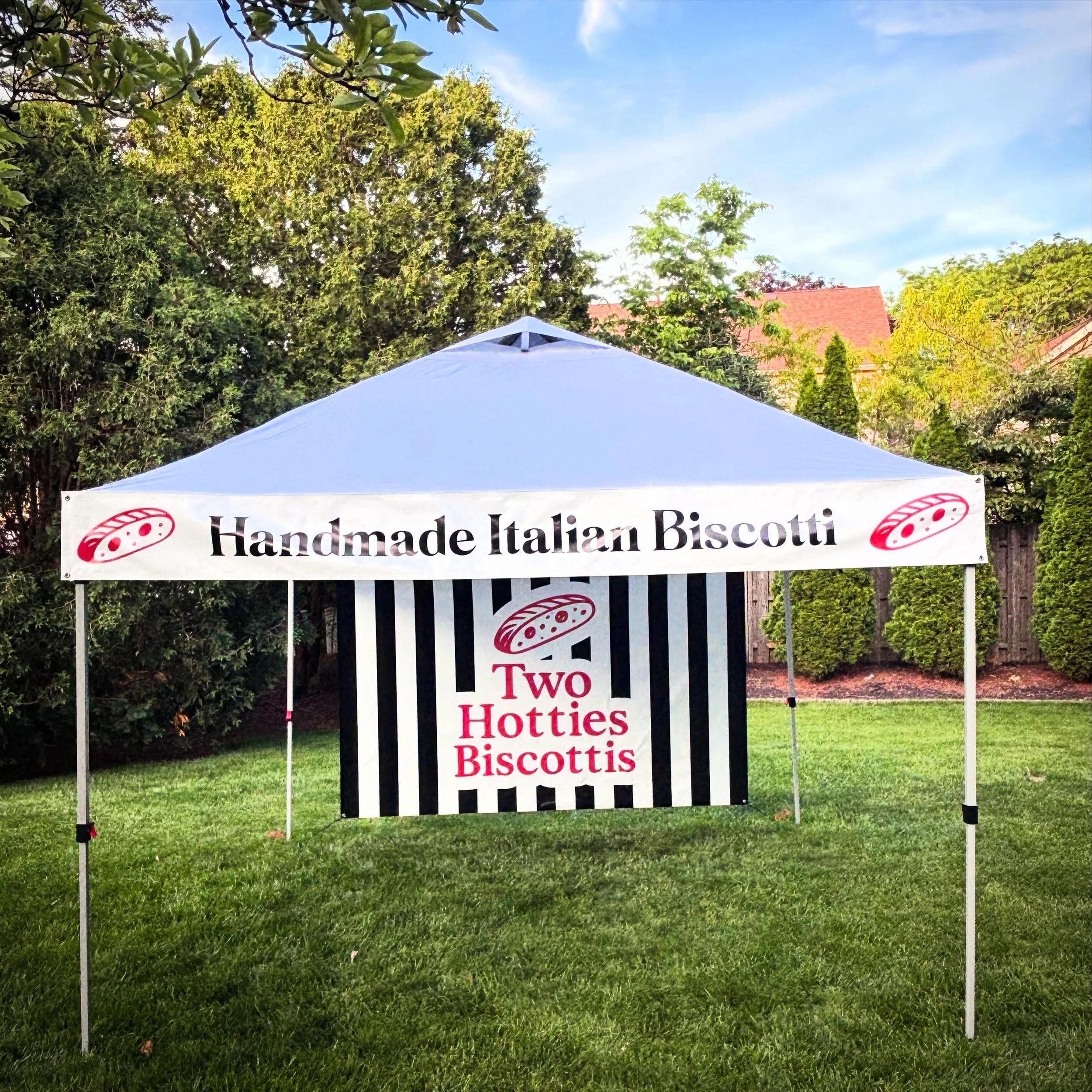 The Hottie Biscotti Casa popped up like, &lsquo;Ciao bella, I&rsquo;m ready." #markettent #marketpopup #biscotti #twohottiesbiscottis