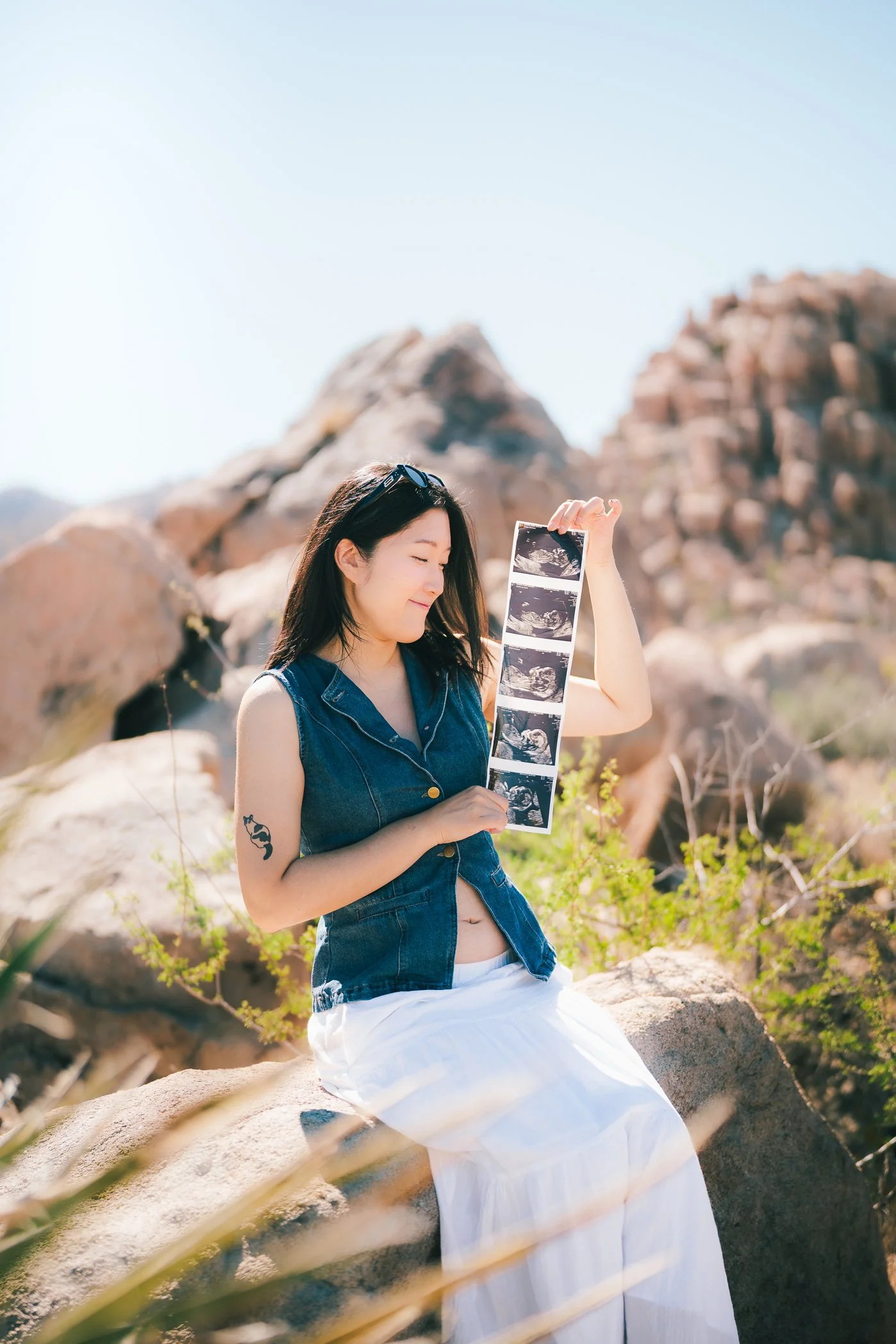 Maternity shoot in Joshua Tree, 2025