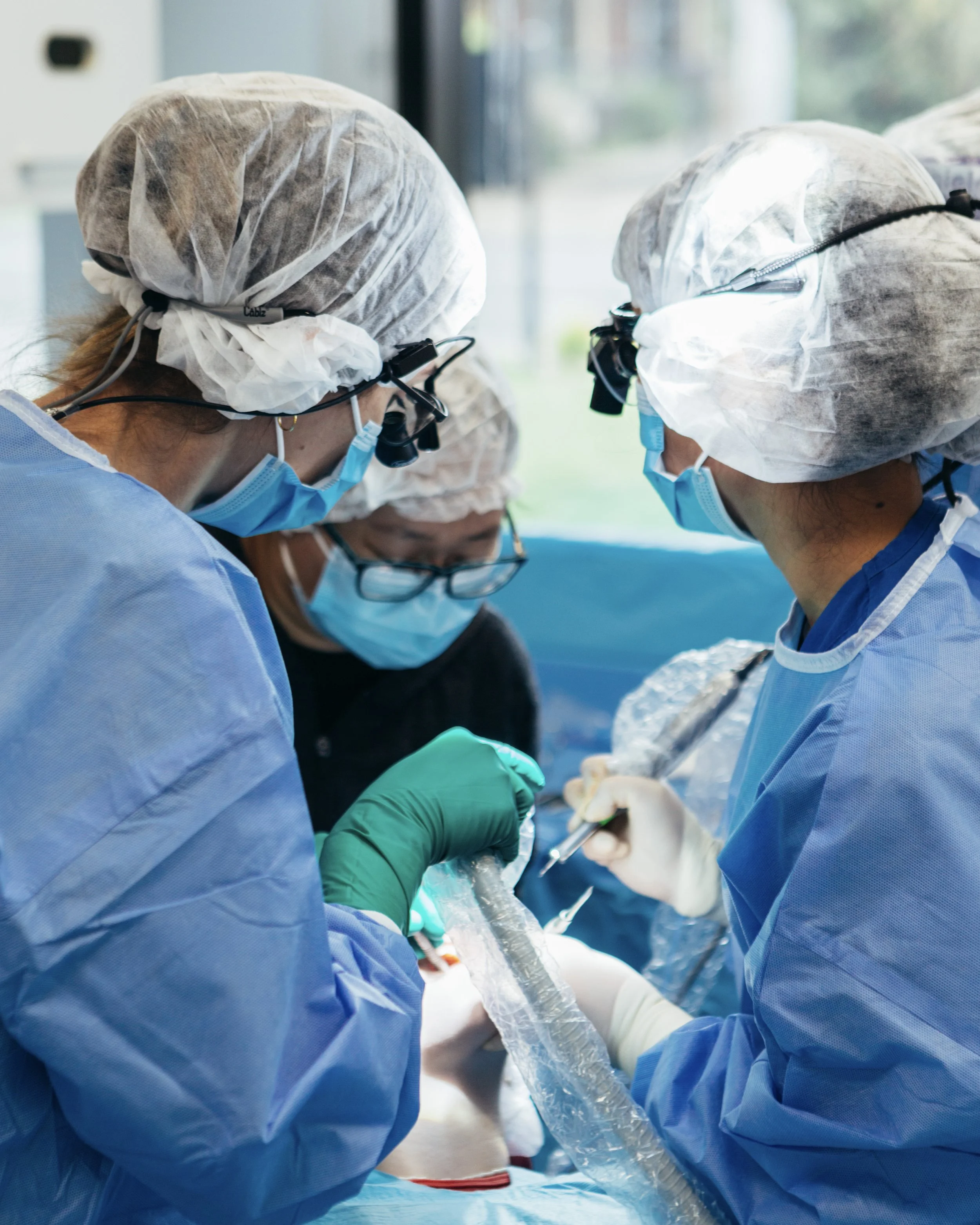 live-surgery-third-molar-extraction-melbourne-dentist