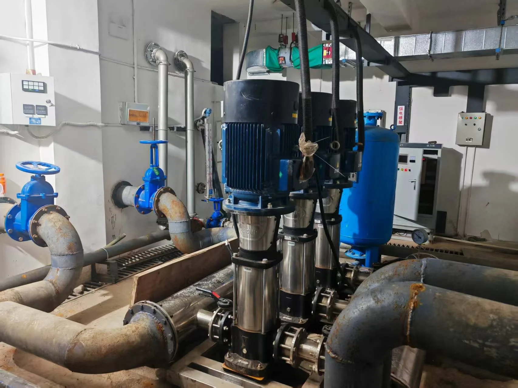 Residential water boosting system