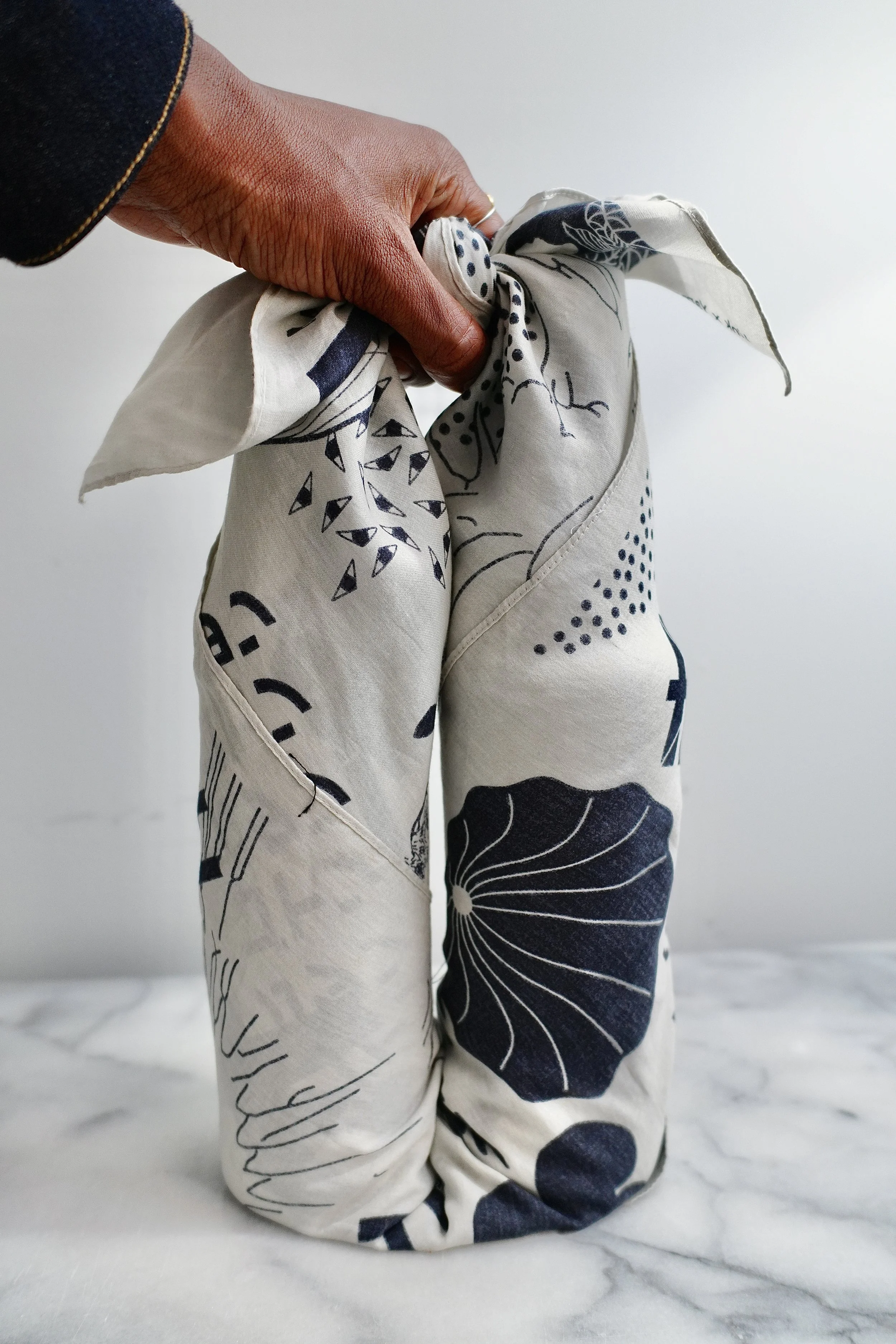 furoshiki-bottle-wrapping-knot.JPG