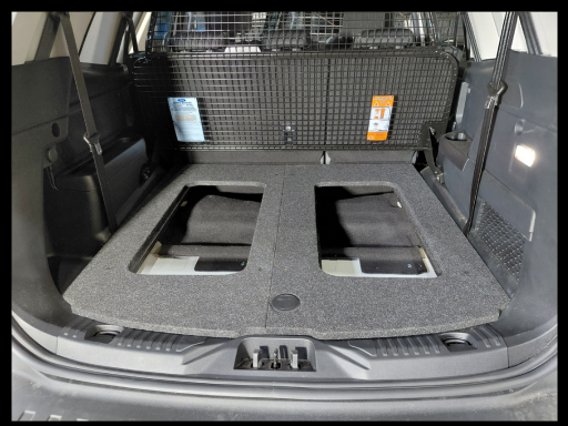 Everest modular false floor with lift-out access panels