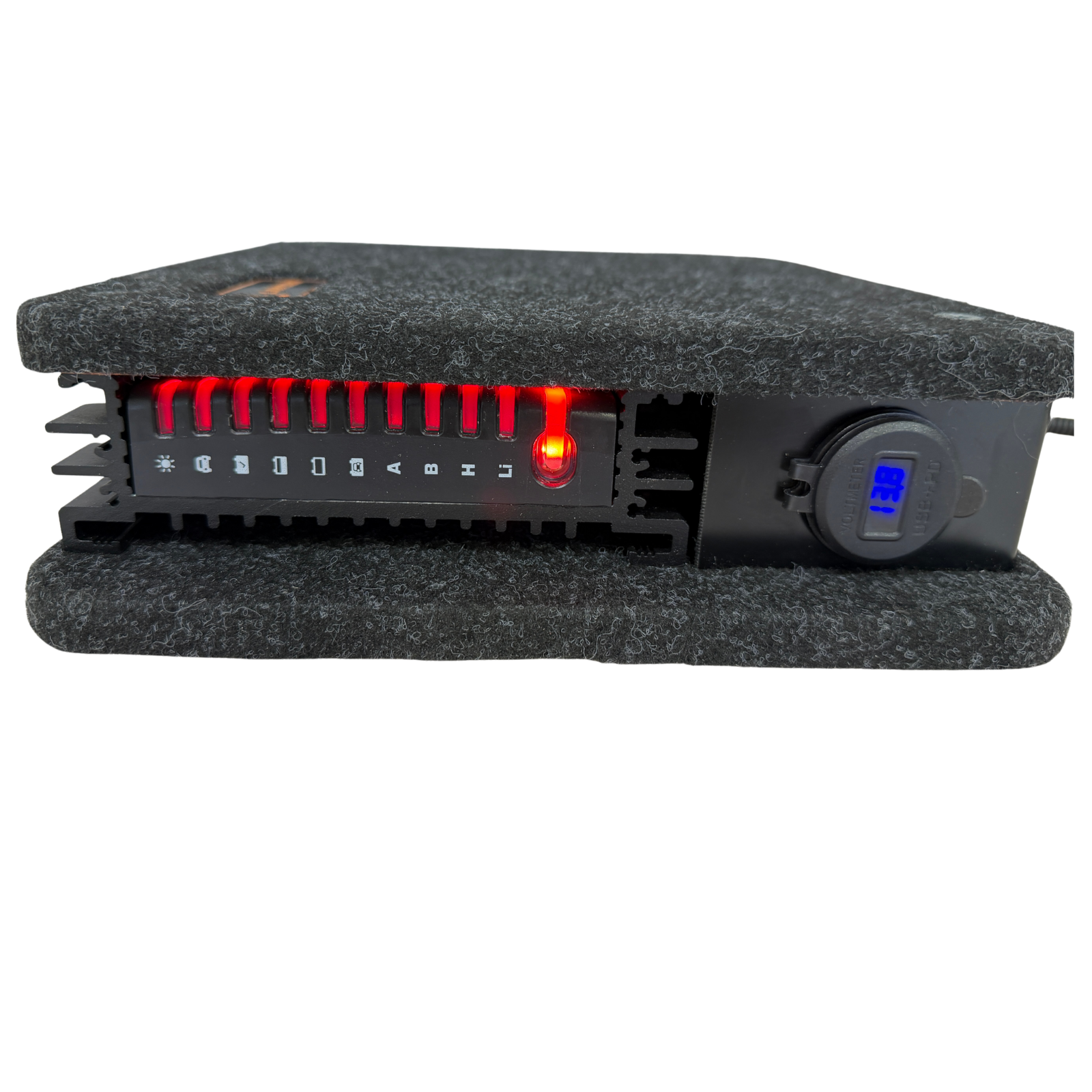 Alpha Pod 25 with front lights on and Led Gauge on red led.png
