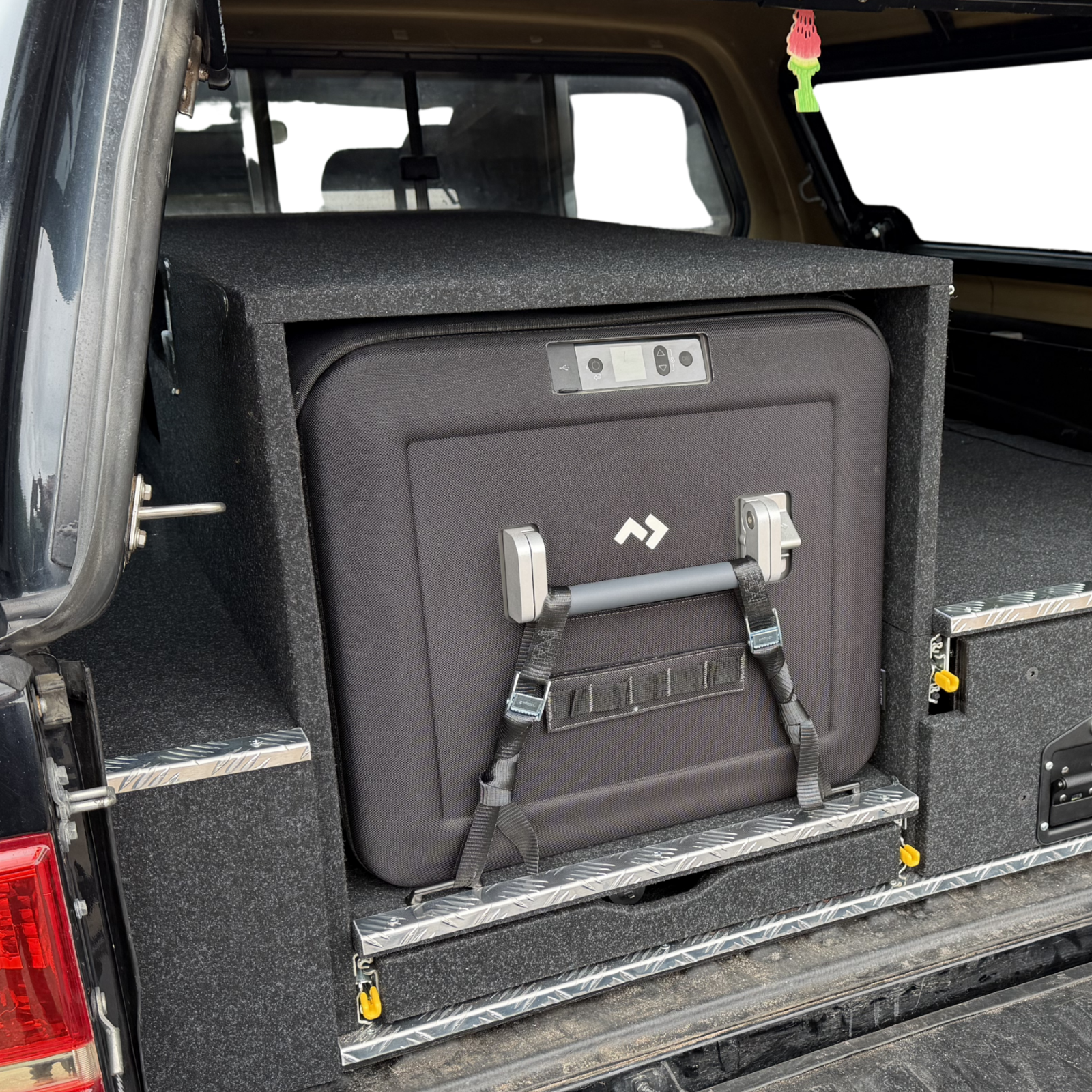 Ute system fridge hutch over slide removable.png