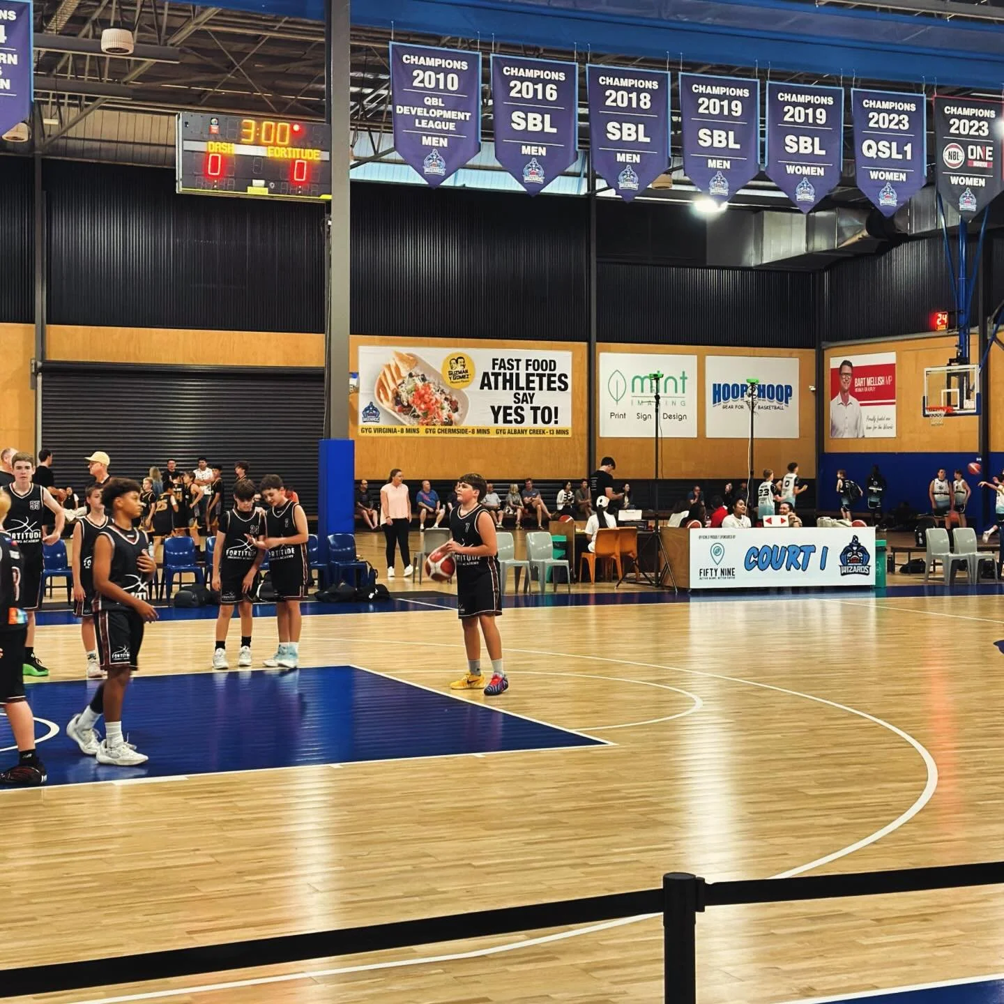 Games are being live streamed all day today on courts 1, 2 and 3! Link available in our bio to our YouTube page to watch!🏀