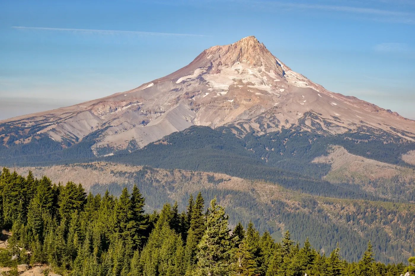 Mount Hood, the highest peak in Oregon, in the summer