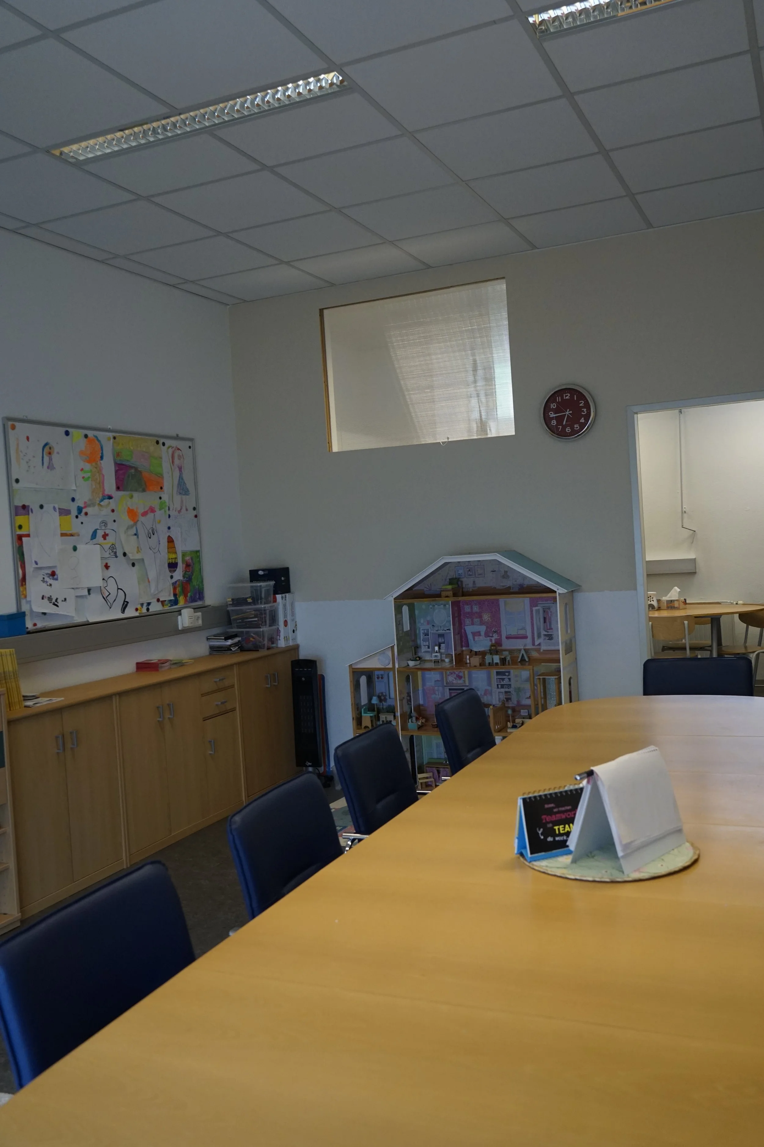 Besprechungszimmer 1.1.JPG