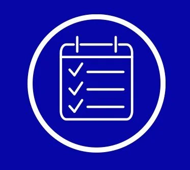 Icon of a calendar with checkmarks inside a circle on a blue background.