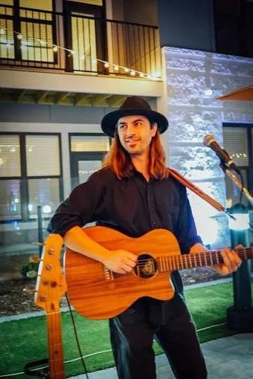 Live Music – Ethan Keller