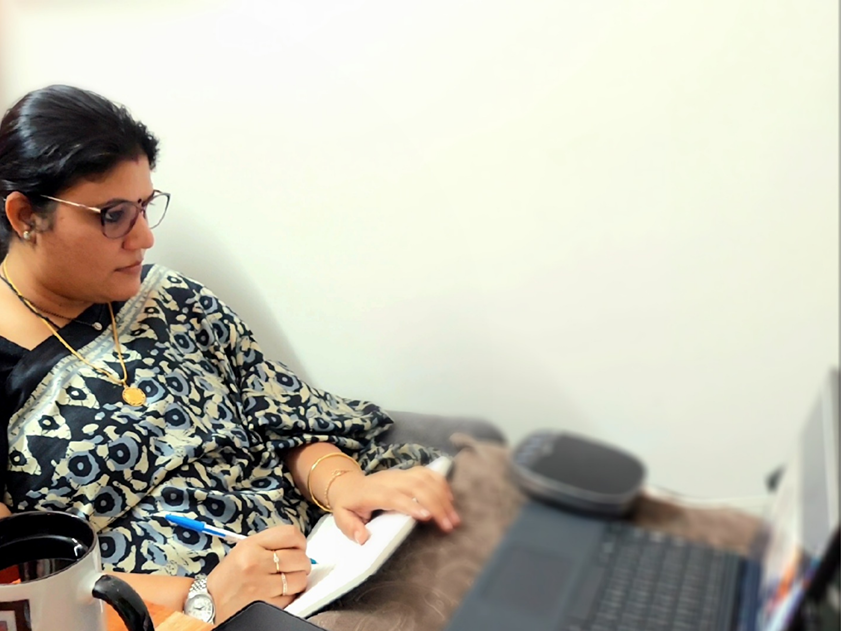 Dr Rashhi Sharma conducting online LBL therapy