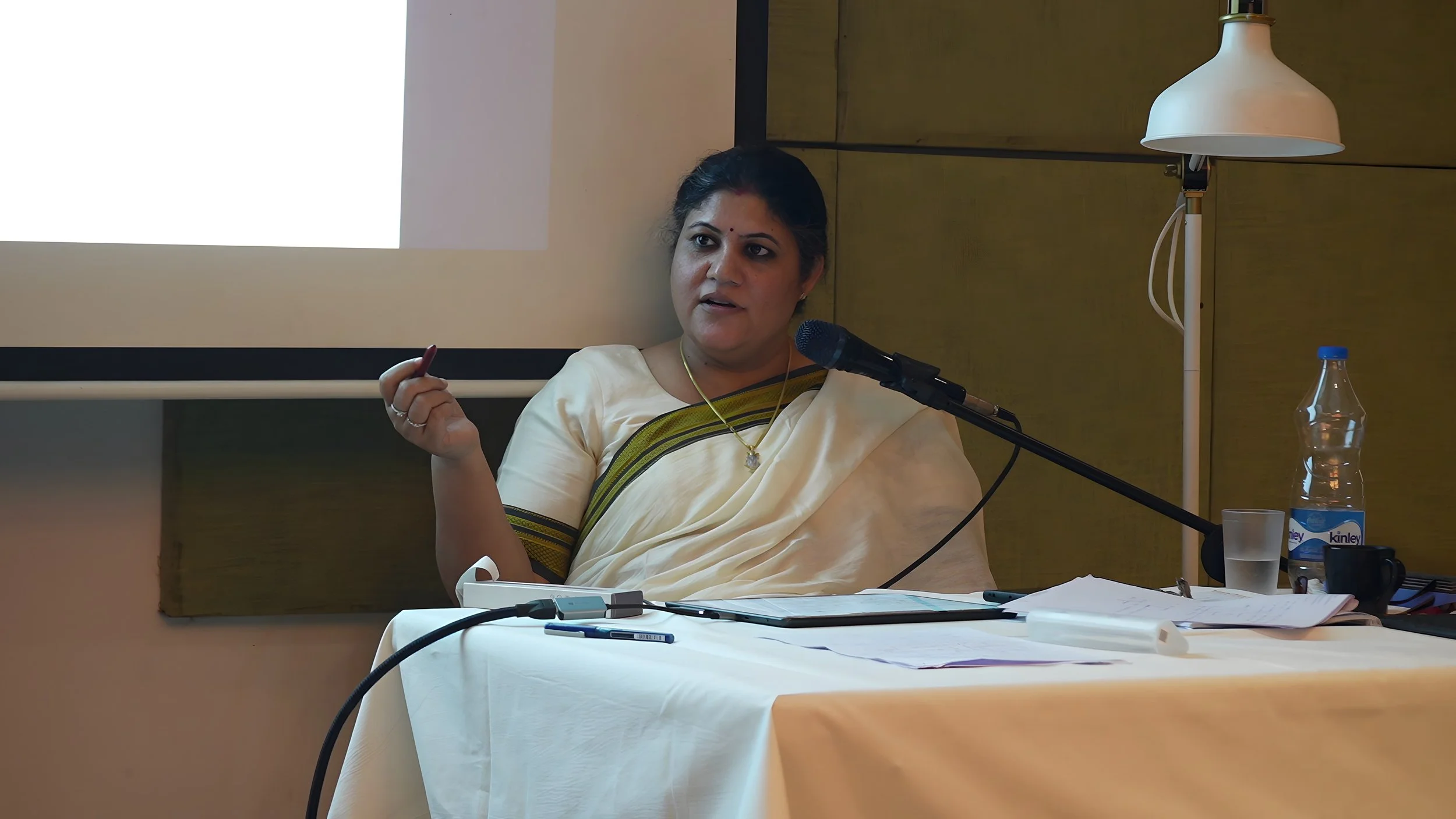 Dr Rashhi Sharma teaching