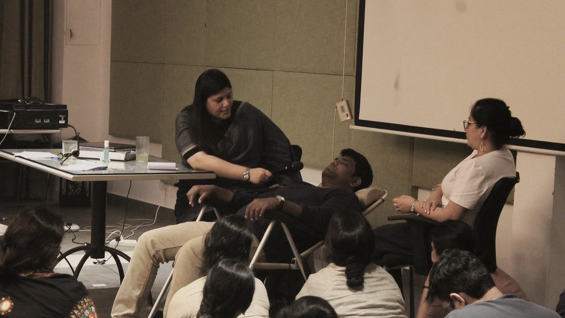 Dr Rashhi Sharma conducting a PLR session for PLR students