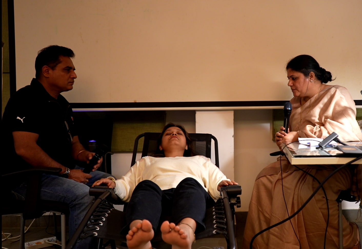 Clinical Hypnotherapy with Dr. Rashhi Sharma MNI Career Partner & NGH Certified Instructor.