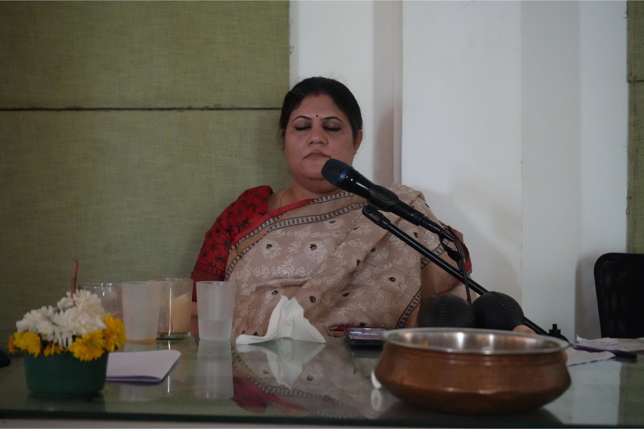 Dr Rashhi Sharma guiding a shamanic consciousness training session in Bangalore