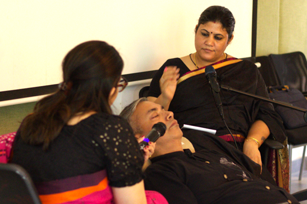 Dr Rashhi Sharma conducting PLR therapy