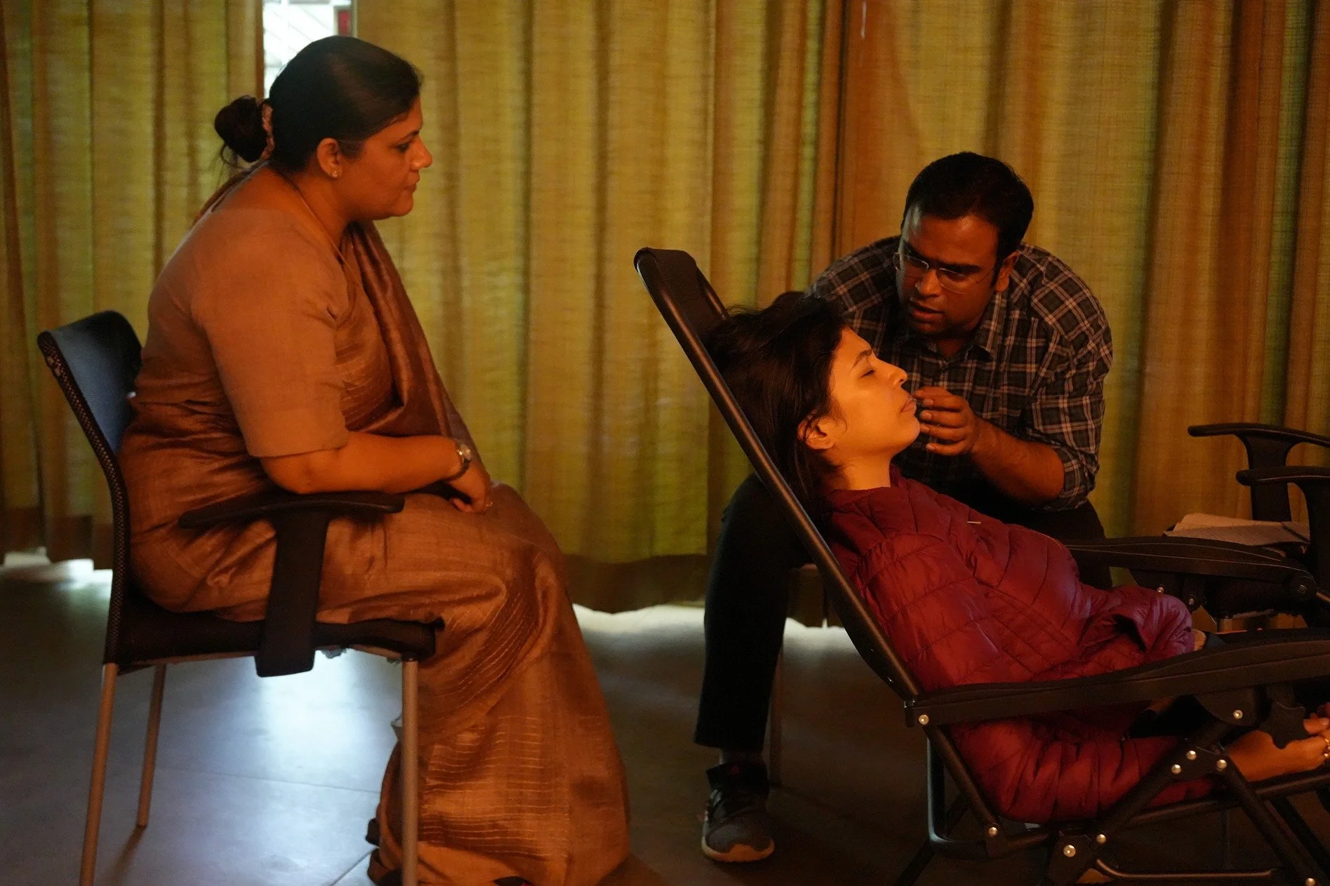 Dr Rashhi supervising a practice session