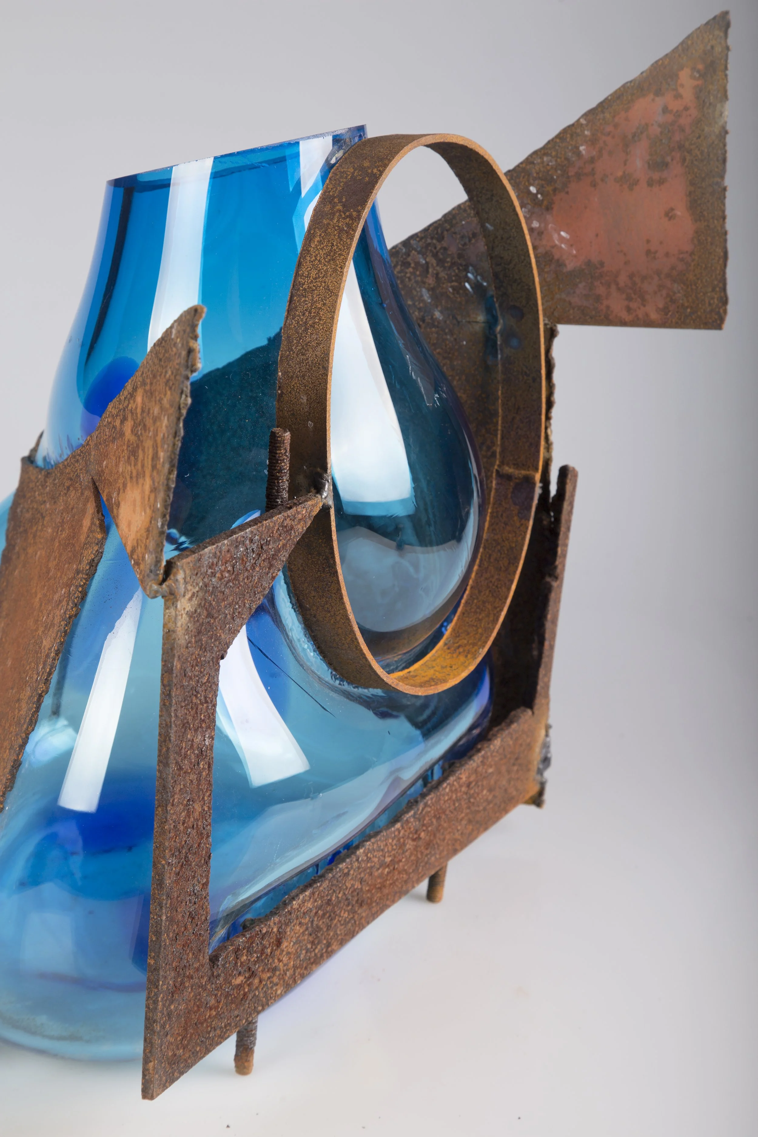 ALIENI_04_(H37xL39xP39) (1).jpg