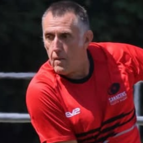 Roy - Proper geezer! Watch the dummy...you've been warned.