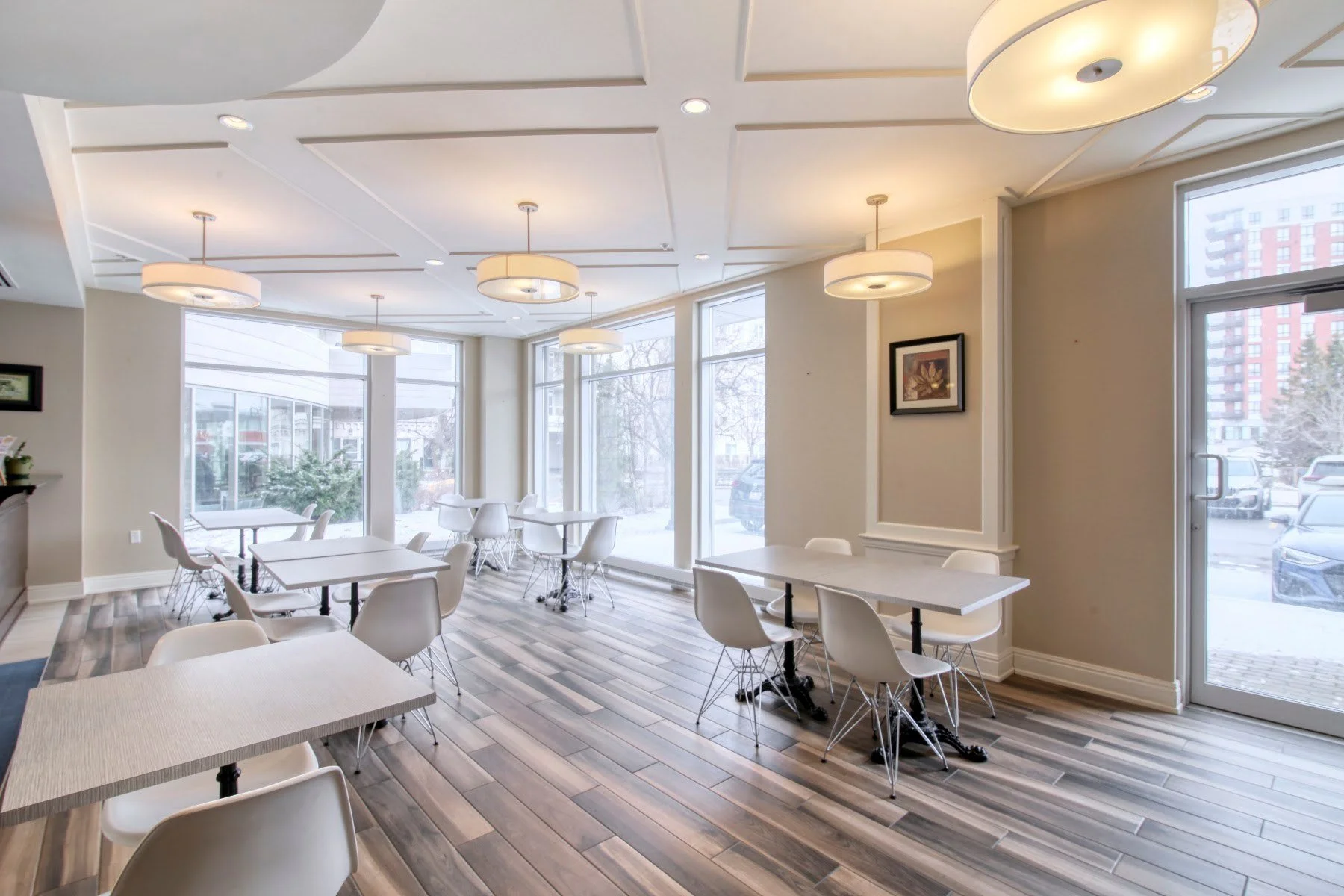 Le bistro lumineux de la Résidence Le Parc