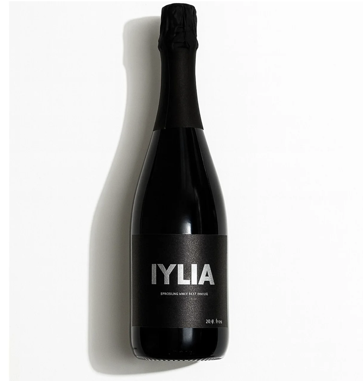 IYLIA is a premier luxury non-alcoholic sparkling wine brand crafted in Spain. Designed for those who value refined, wine-forward taste without alcohol, IYLIA’s non-alcoholic sparkling wines are vegan and gluten-free—created for modern, elevated cele