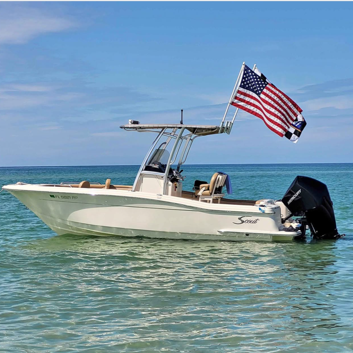 Scout 215 XSF with 300 HP Mercury and Power Pole