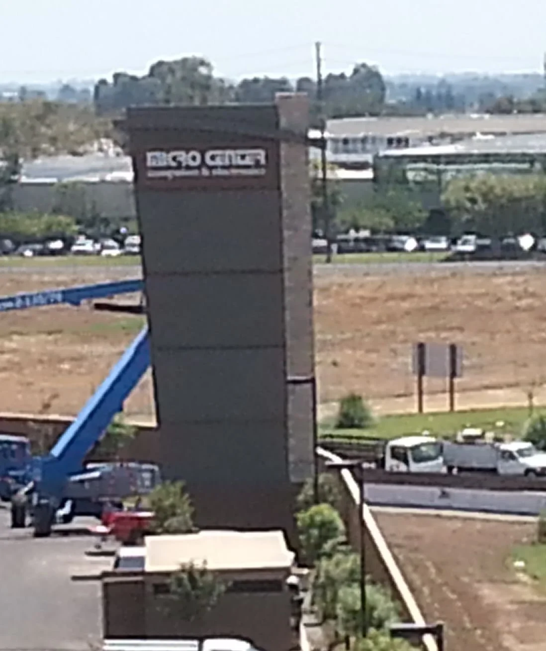 Pylon and Monument Signs