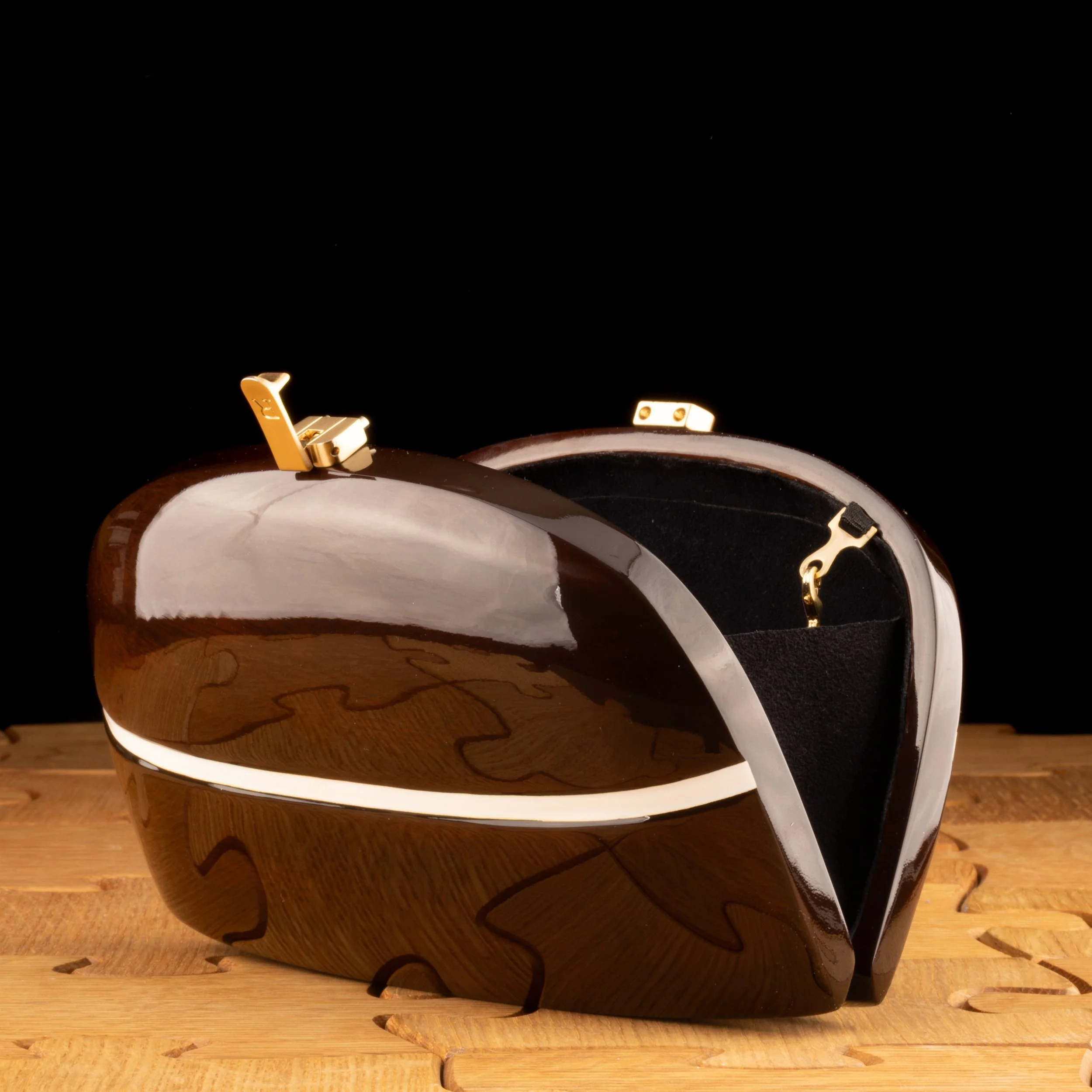 White Stripe Lane Clutch_006.jpg